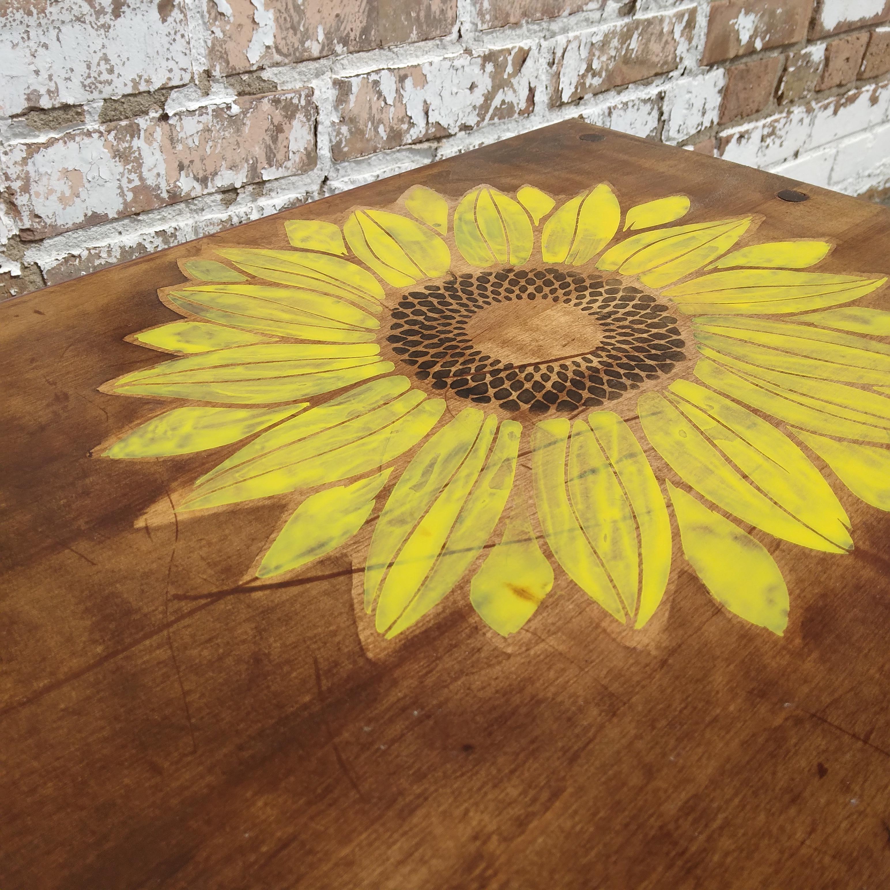 American Vintage Accent Table Plant Stand with Sunflower For Sale