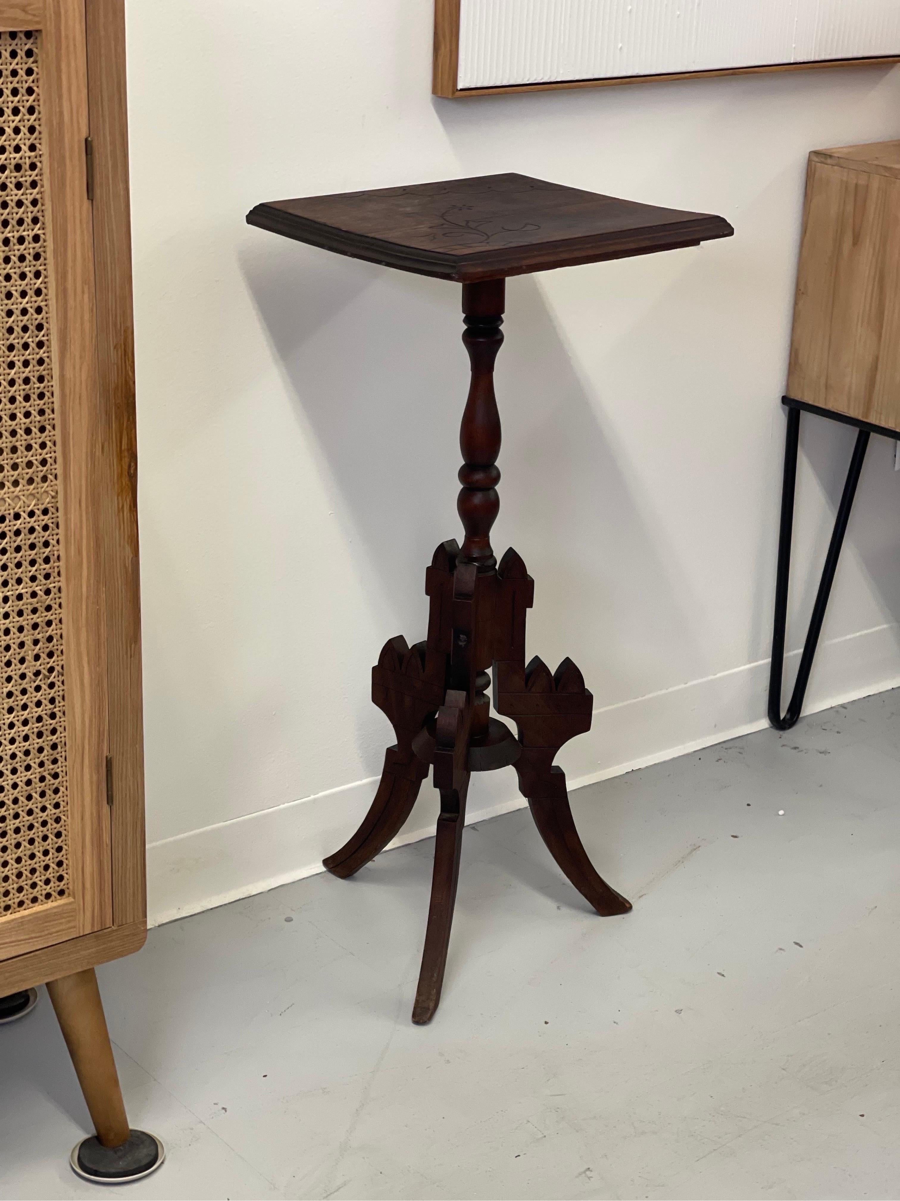 Vintage Accent Table Stand

Dimensions. 14 1/2 W ; 14 1/2 D ; 33 HI.