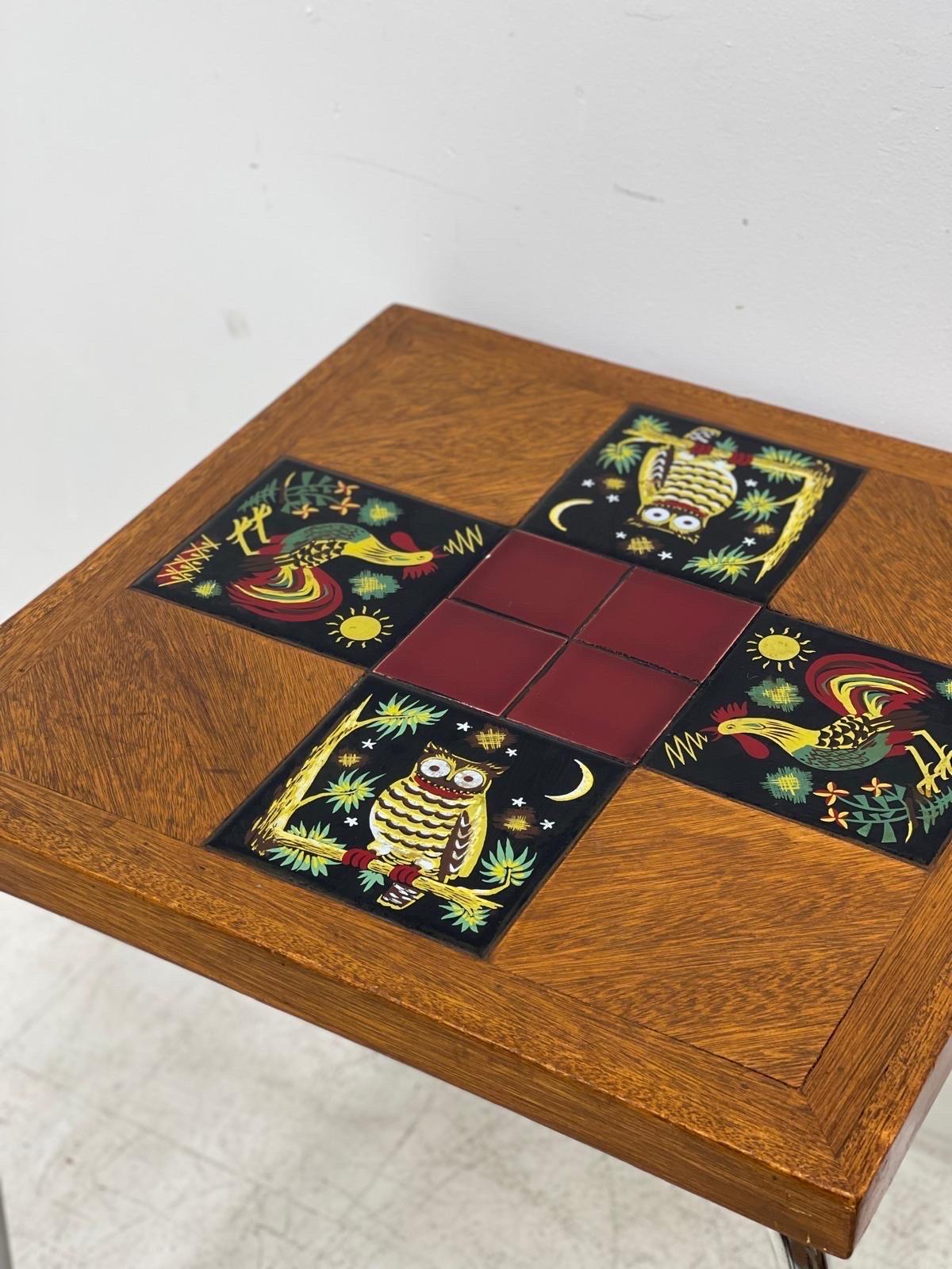 Table d'appoint vintage avec plateau en carreaux en vente 2