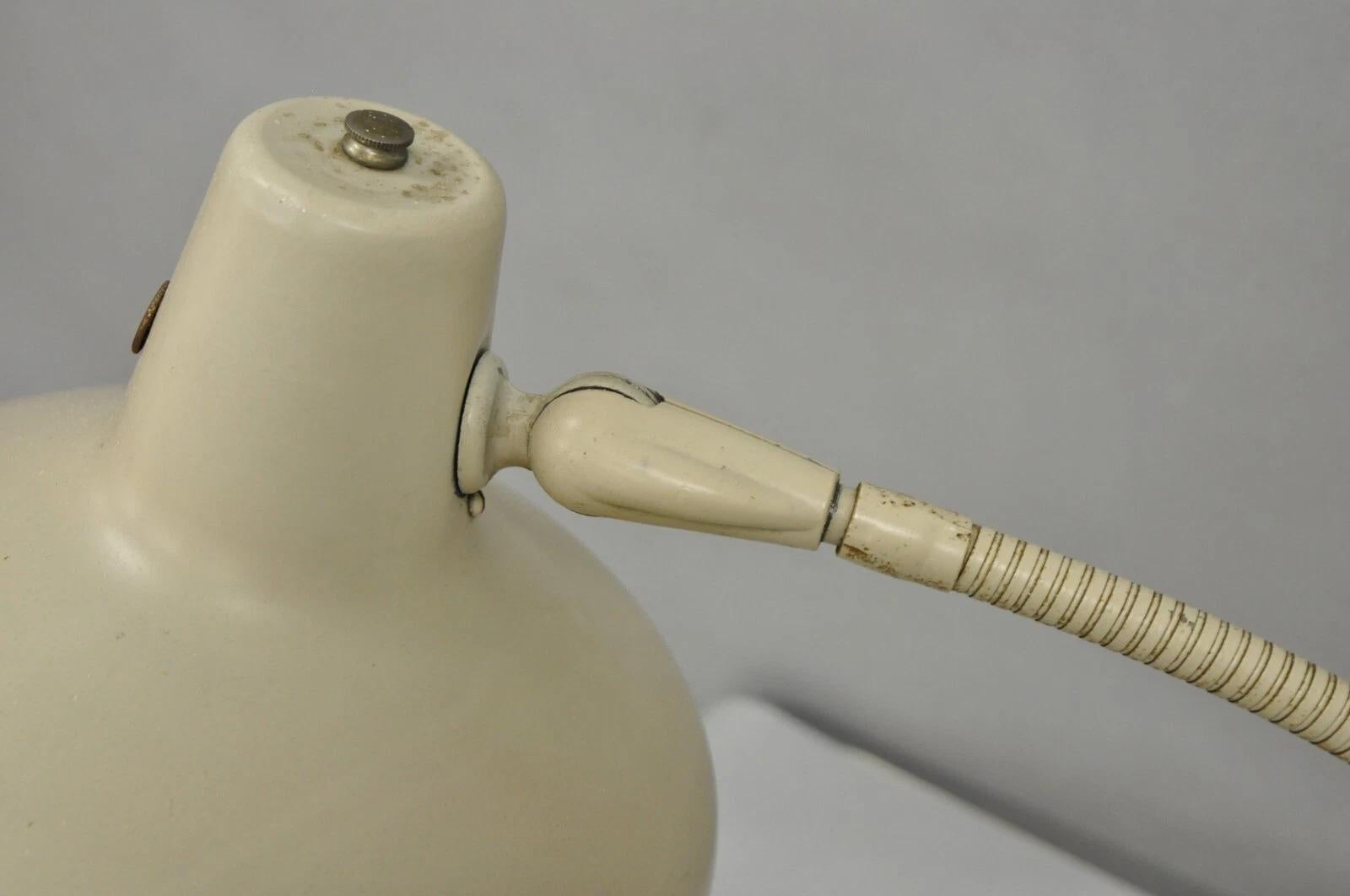 Vintage Acme Lite Beige Mid Century Modern Retro Einstellbare Schwanenhals-Schreibtischlampe im Angebot 4