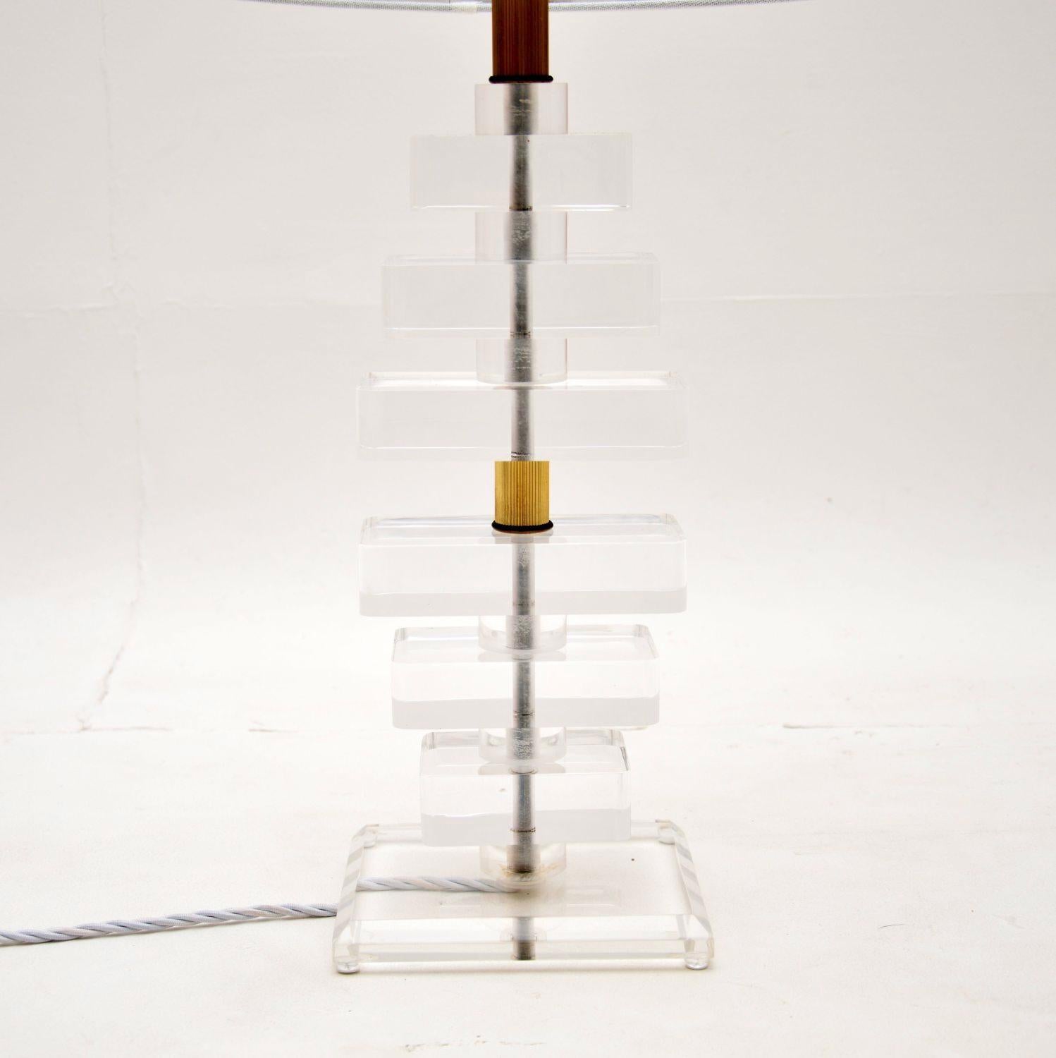 Vintage Acrylic and Brass Table Lamp In Good Condition For Sale In London, GB