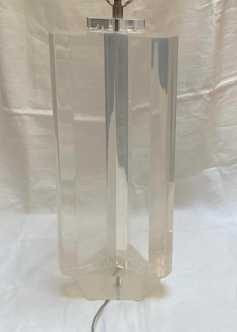 Vintage Acrylic Table Lamp In Good Condition For Sale In Sag Harbor, NY