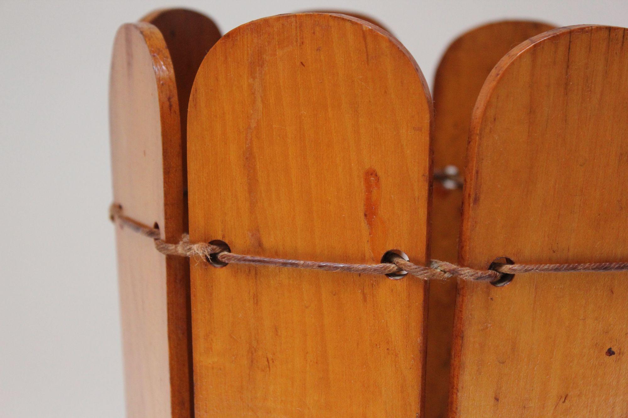 Vintage Adirondack / Craftsman-Style Maple Wastebasket For Sale 2