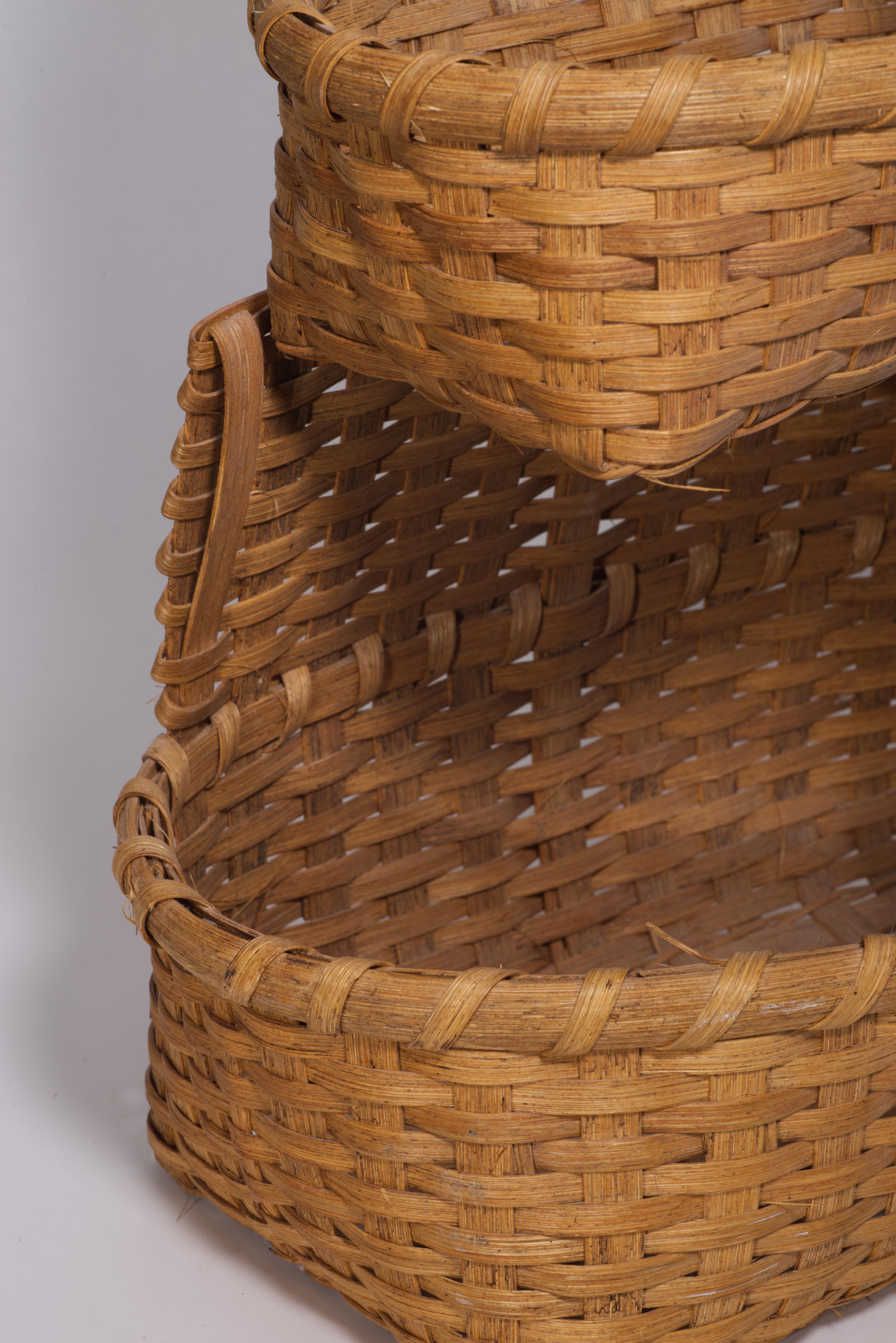 Fatto a mano Adirondack Folk Art tradizionale d'epoca, cesto portaoggetti a più livelli in vendita