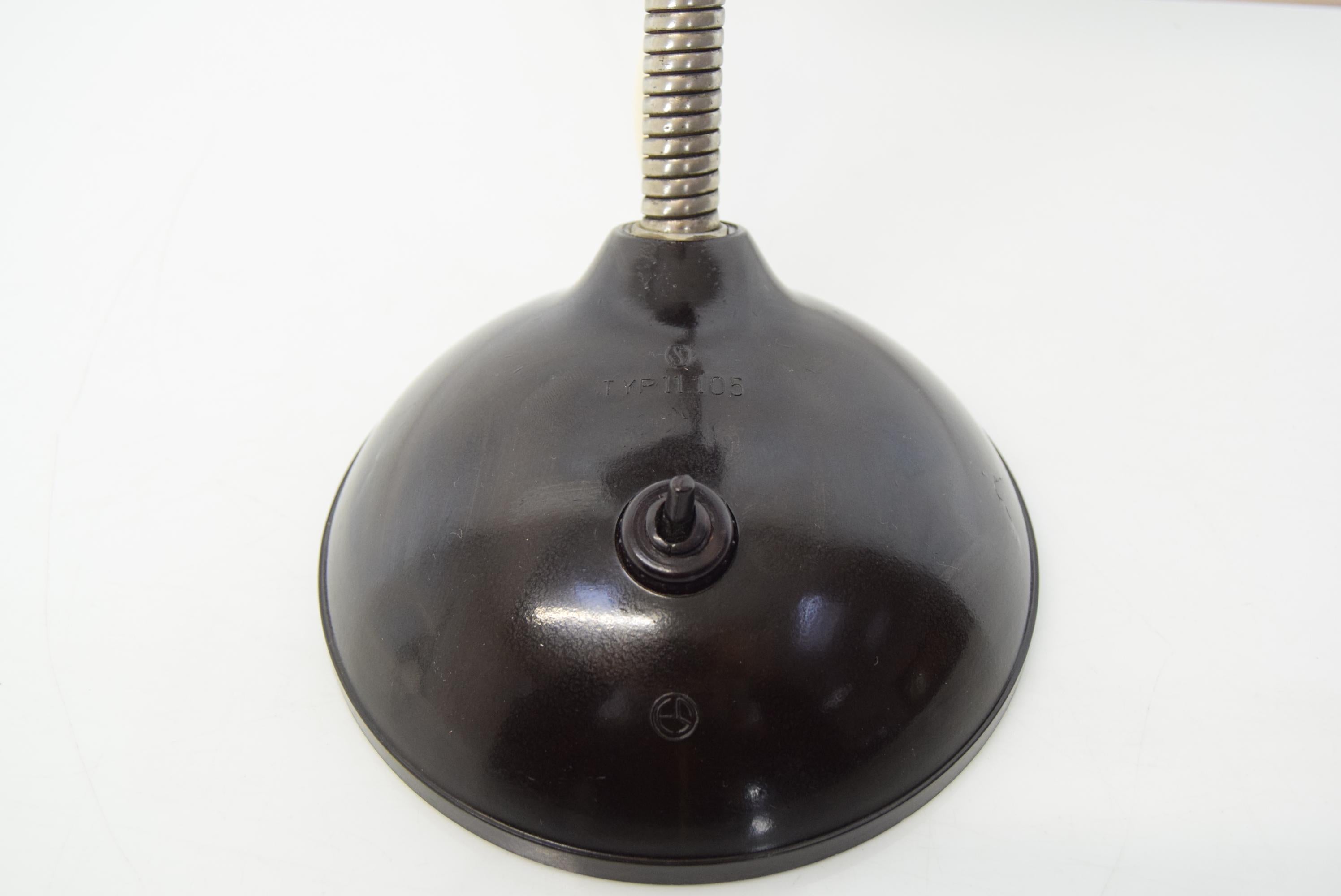 Lampe de bureau vintage réglable en bakélite, années 1950 en vente 3