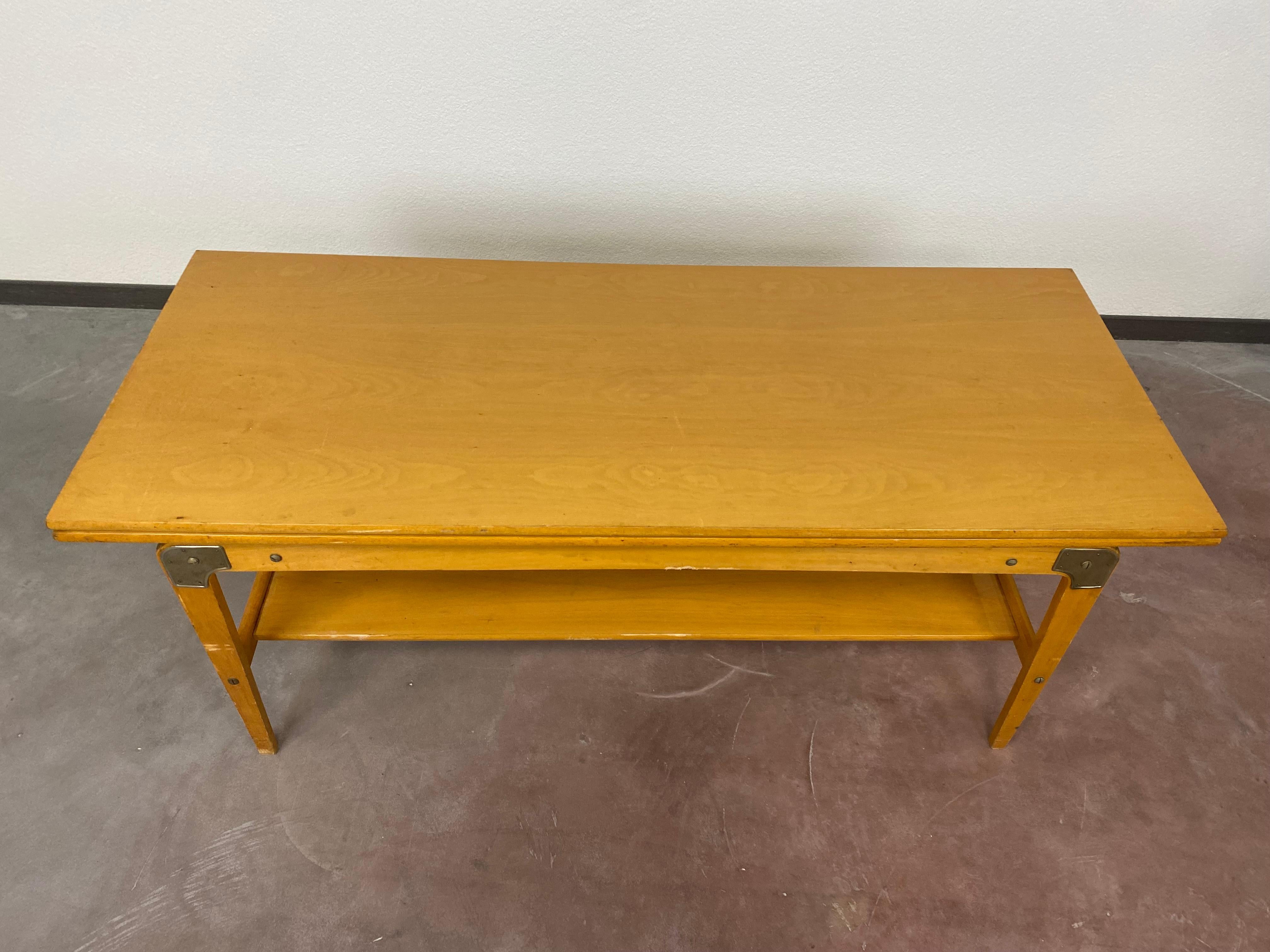 Vintage adjustable conference table. After spreading changes to dining table. Outspread dimensions 72x109x135. Original vintage condition with signs of usage.
