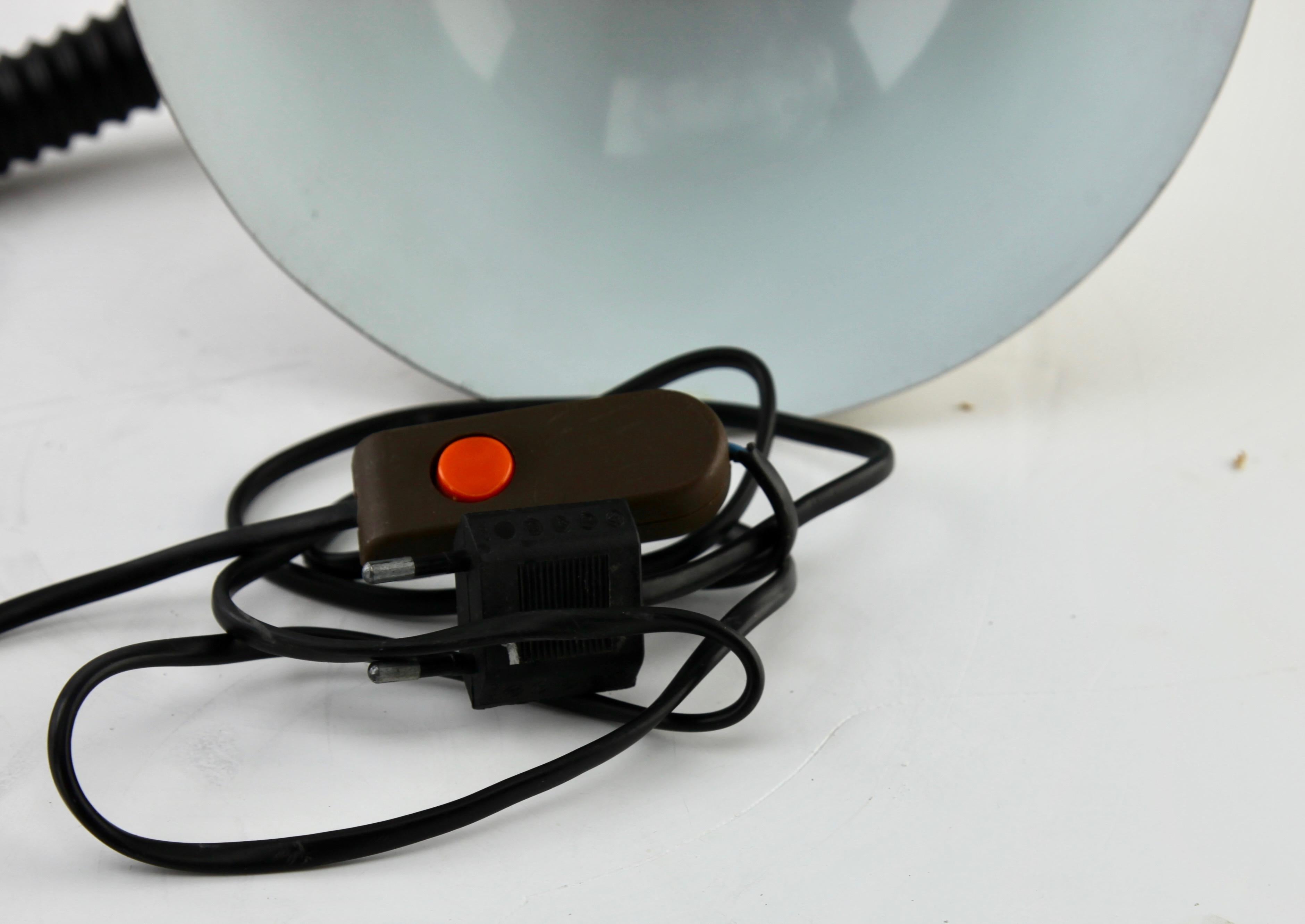 Machine-Made Vintage Adjustable Desk/Side Table Lamp by Veneta Lumi, Italy, 1970s For Sale