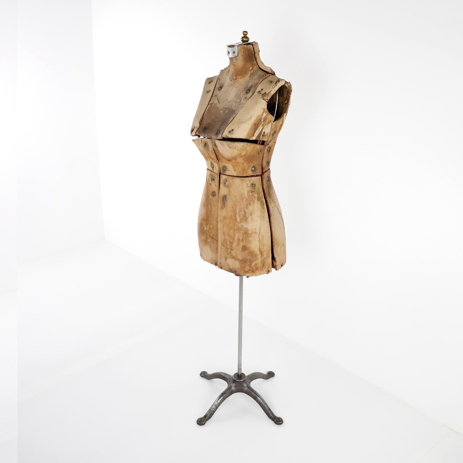 Circa 1920 we offer this vintage adjustable dress form mannequin, height adjustable.