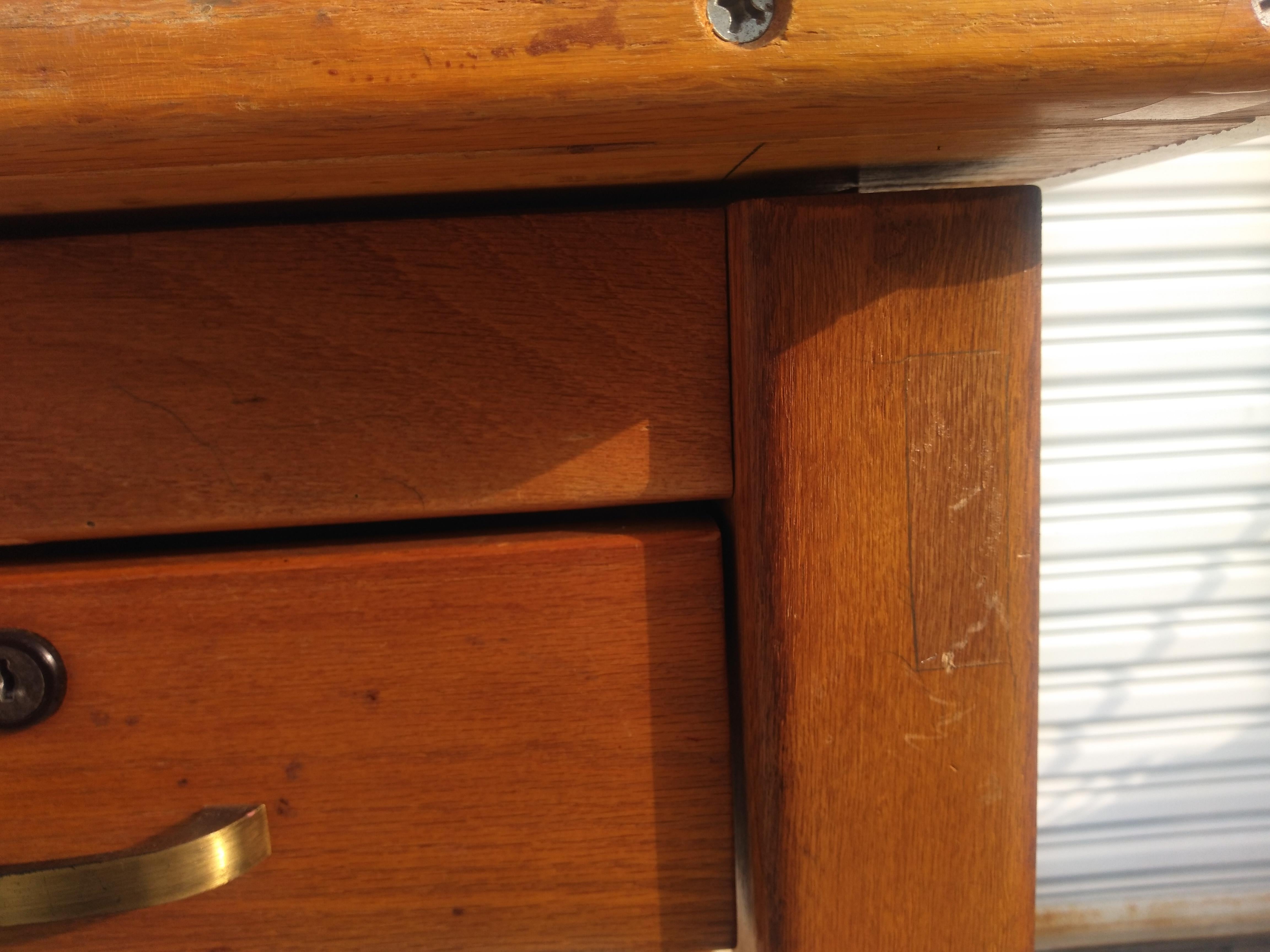 Vintage Adjustable Top Oak Drafting Table In Good Condition For Sale In Pasadena, TX