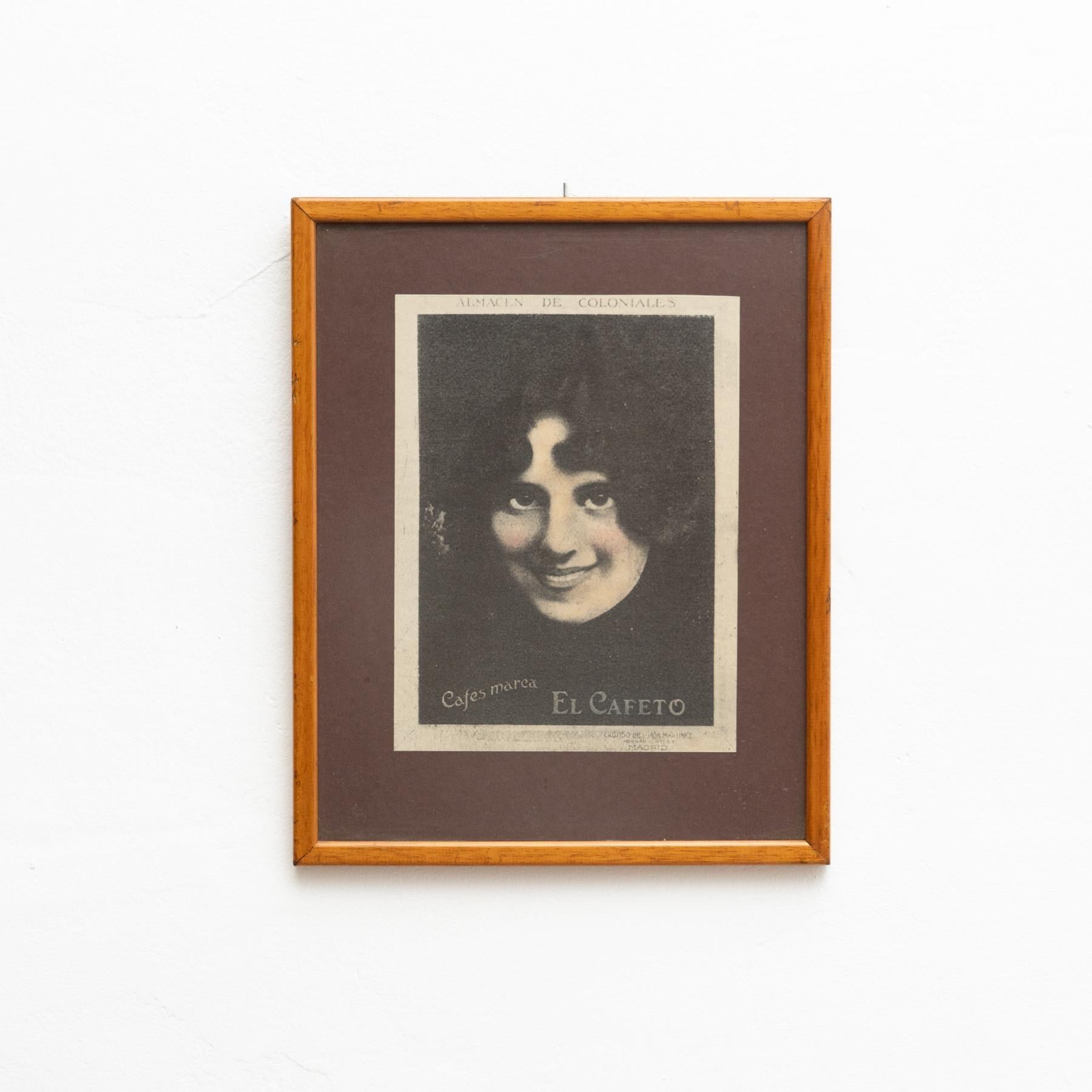 Opera d'arte vintage con cornice pubblicitaria, realizzata da un artista sconosciuto.    Prodotto in Spagna, circa 1920.    In condizioni originali, con lievi usure dovute all'età e all'uso, che conservano una bella patina.     Materiali:  Carta 
