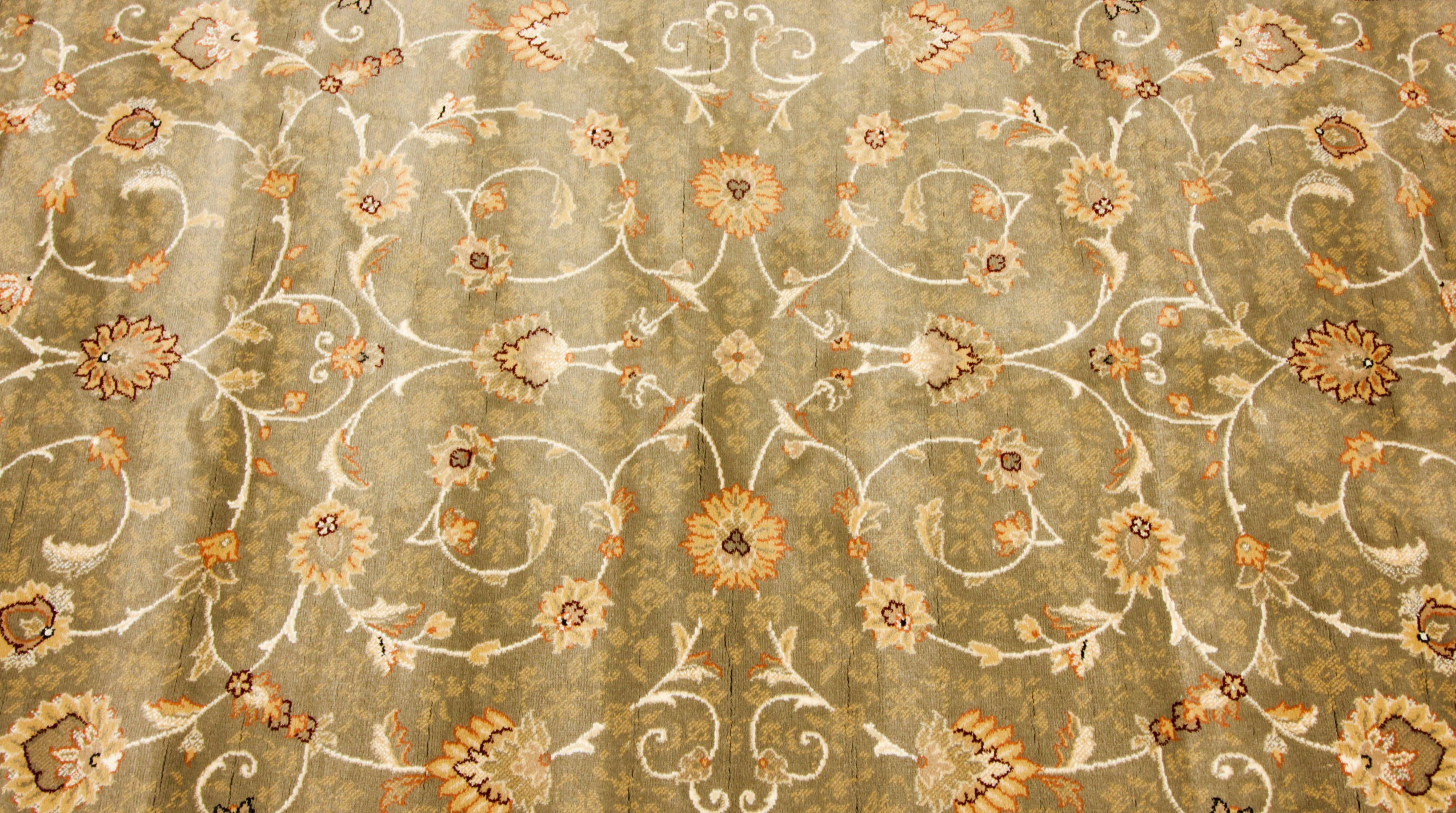 Vintage Aebela Rug Carpet 200 x 133 20th Century In Good Condition In London, GB