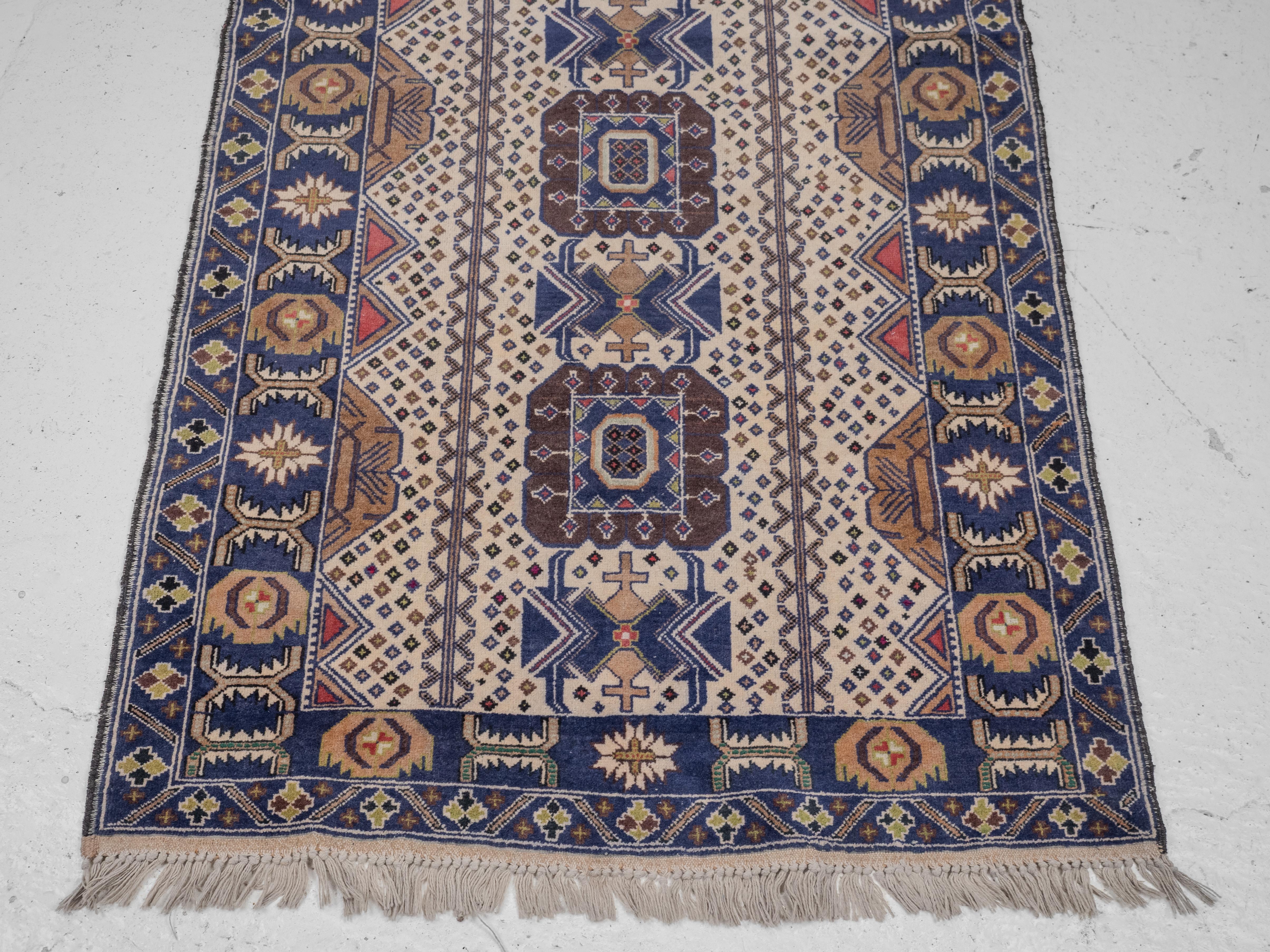 Vintage Afghan Baluch Handwoven Rug (Distressed Oriental Carpet Balouch) In Good Condition For Sale In Leeds, GB