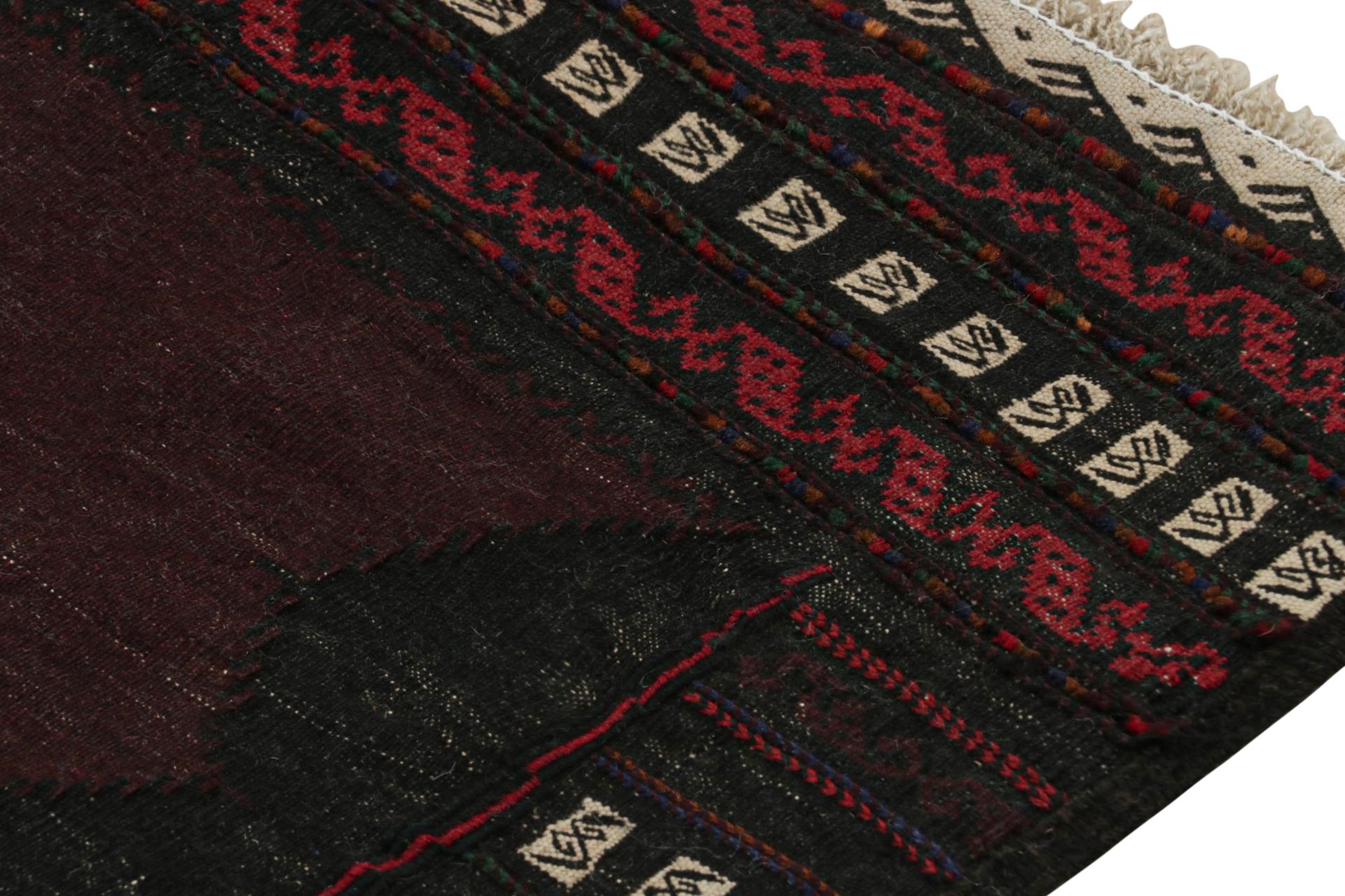 Afghanischer Baluch-Kelim-Läufer aus Afghan, Vintage, mit geometrischen Bordüren von Rug & Kilim im Zustand „Gut“ im Angebot in Long Island City, NY