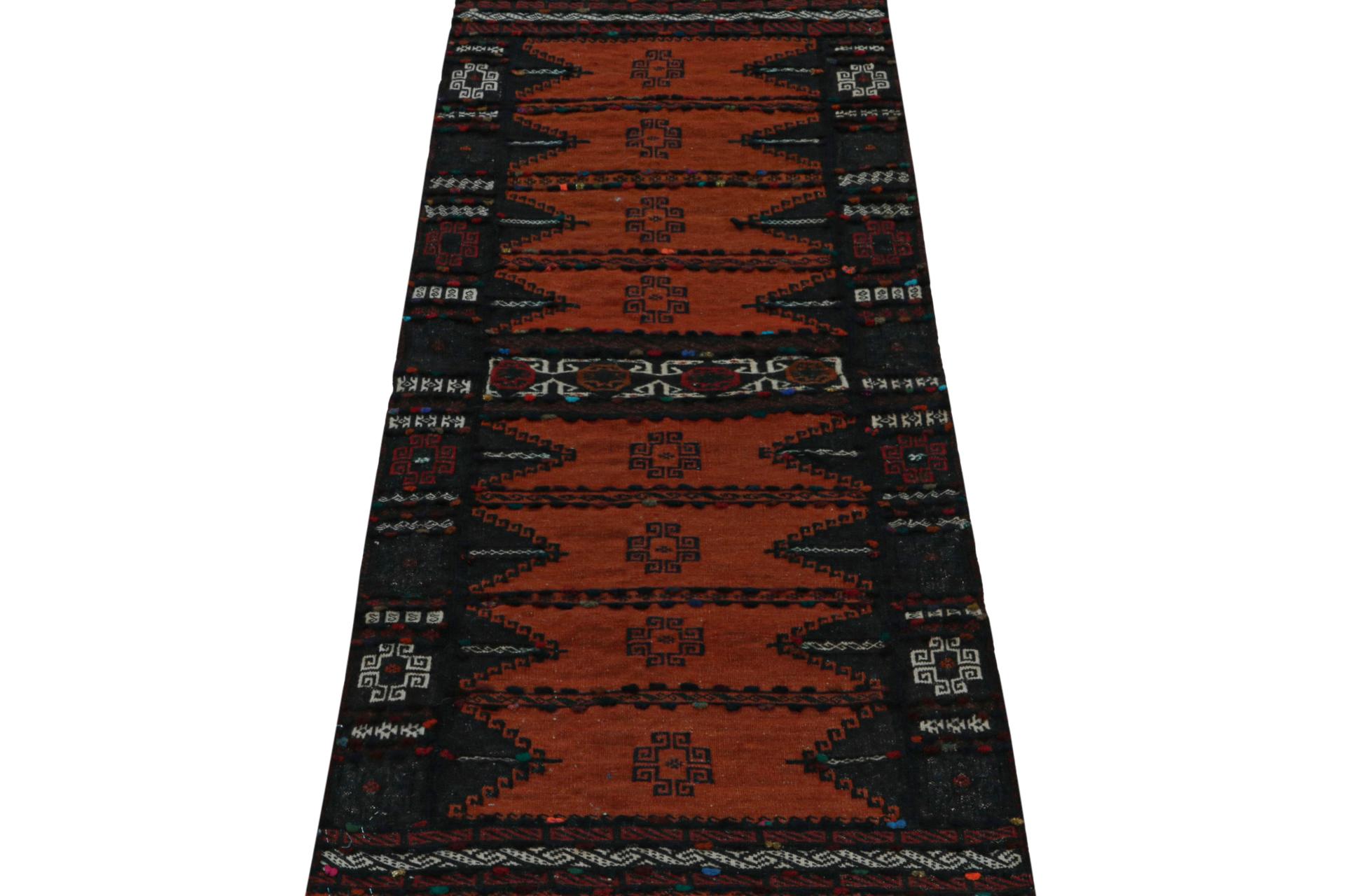 Tribal Tapis de couloir Kilim afghan Baluch, avec motifs géométriques de Rug & Kilim en vente