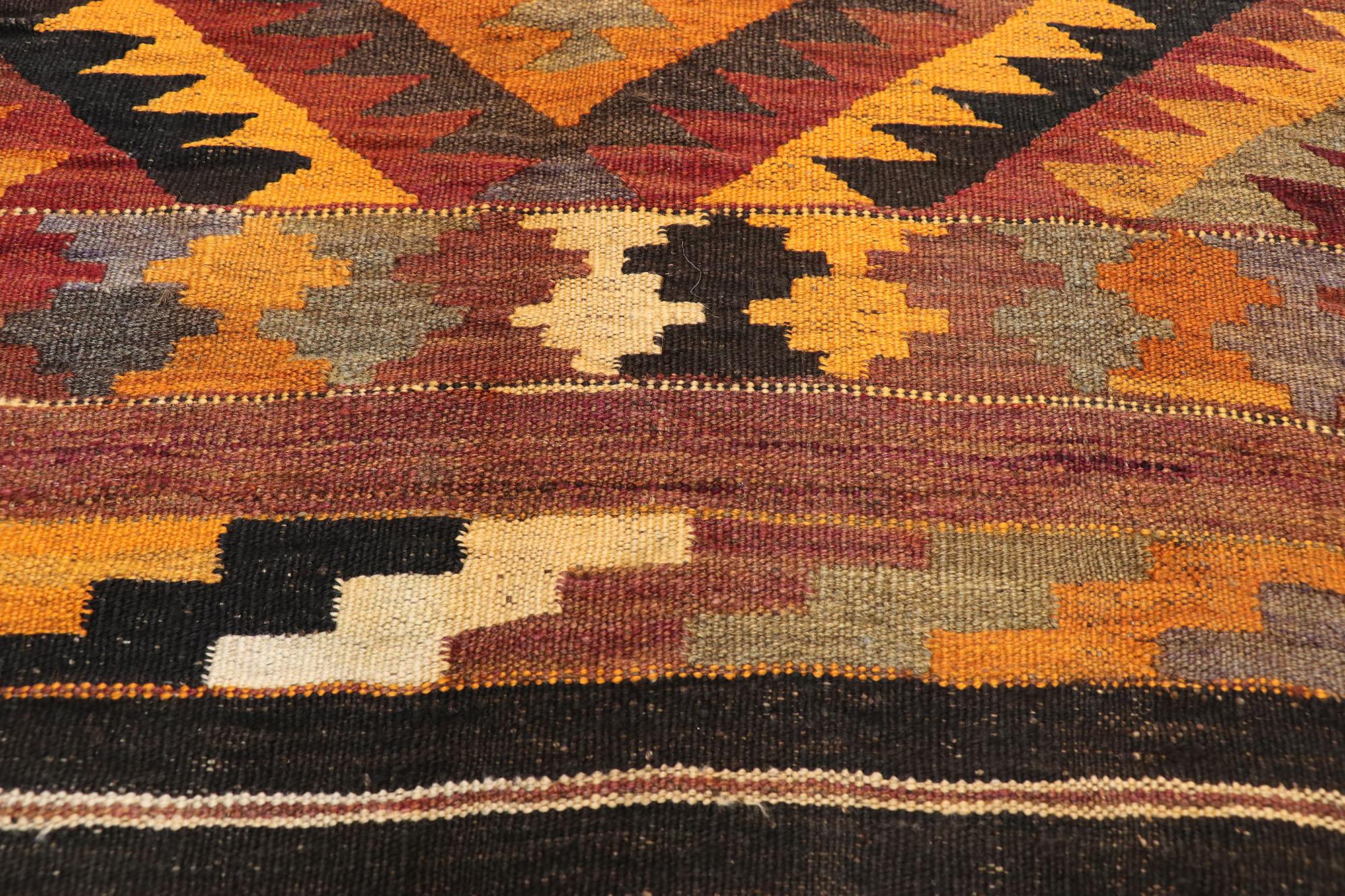 Vintage Afghan Ghalmouri Maimana Kilim Rug with Nomadic Tribal Style In Good Condition For Sale In Dallas, TX