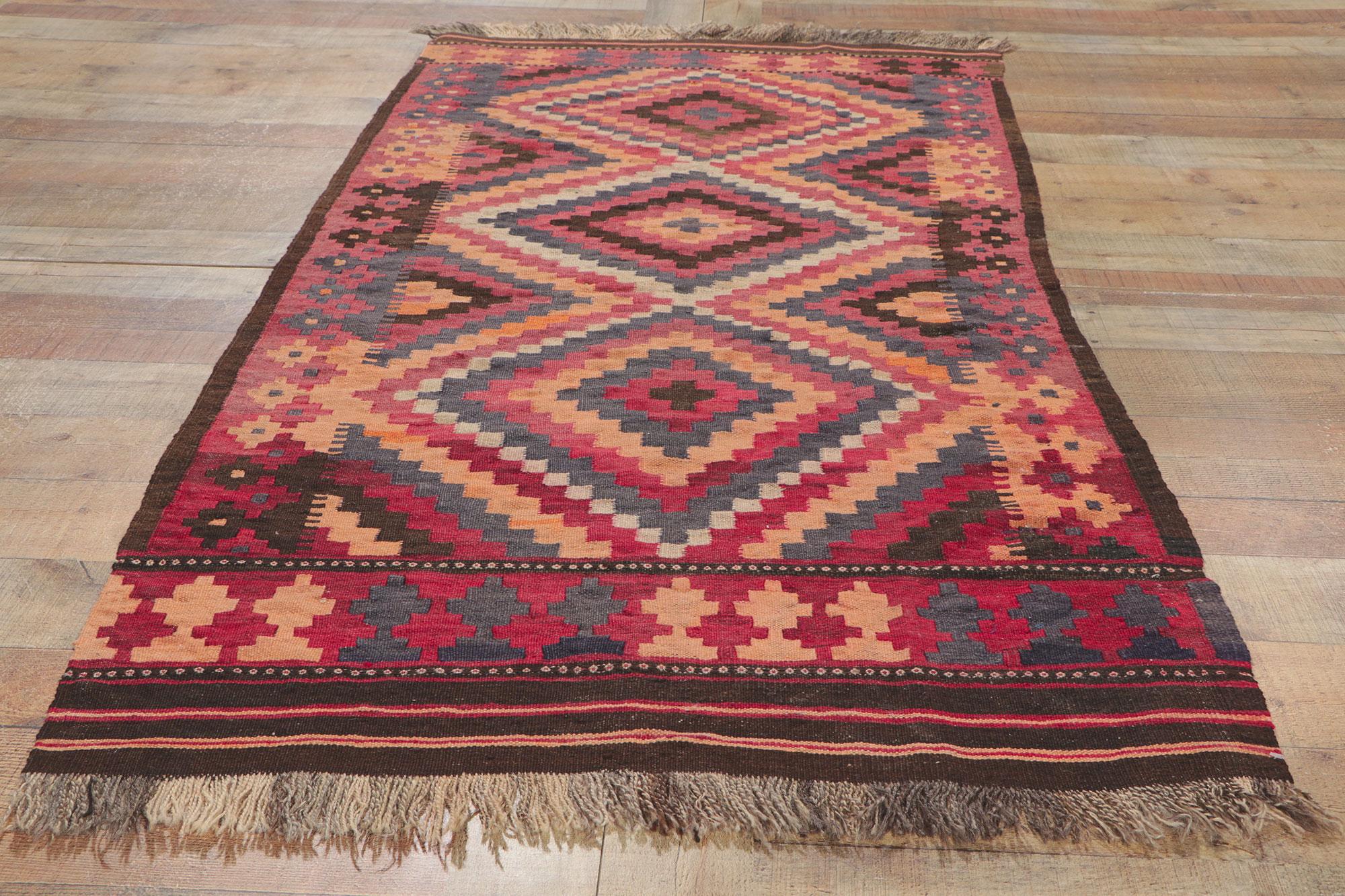 Alter afghanischer Kilim-Teppich im Stammesstil (Wolle) im Angebot