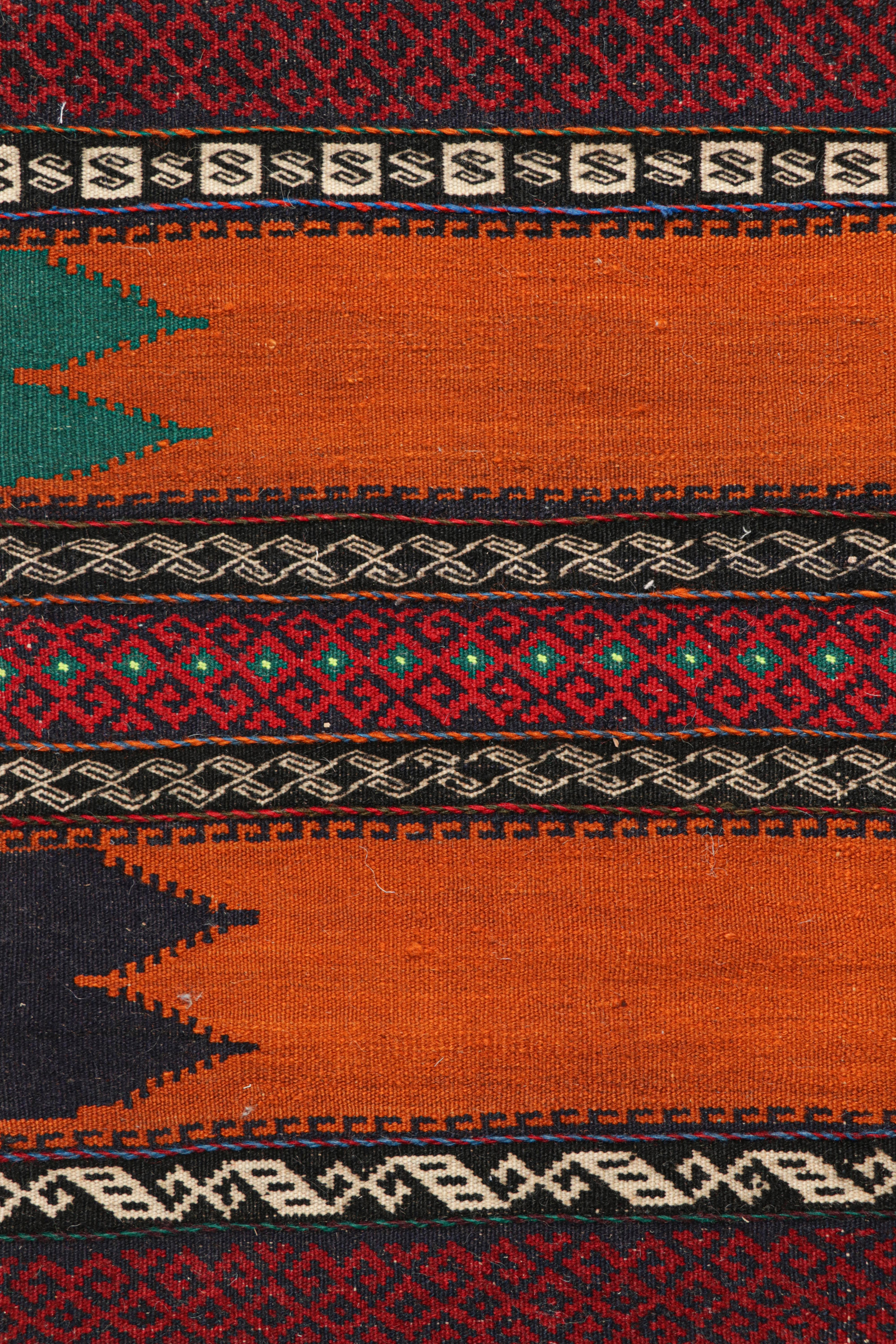 Tribal Tapis de course Kilim afghan vintage en orange avec motifs géométriques, de Rug & Kilim en vente