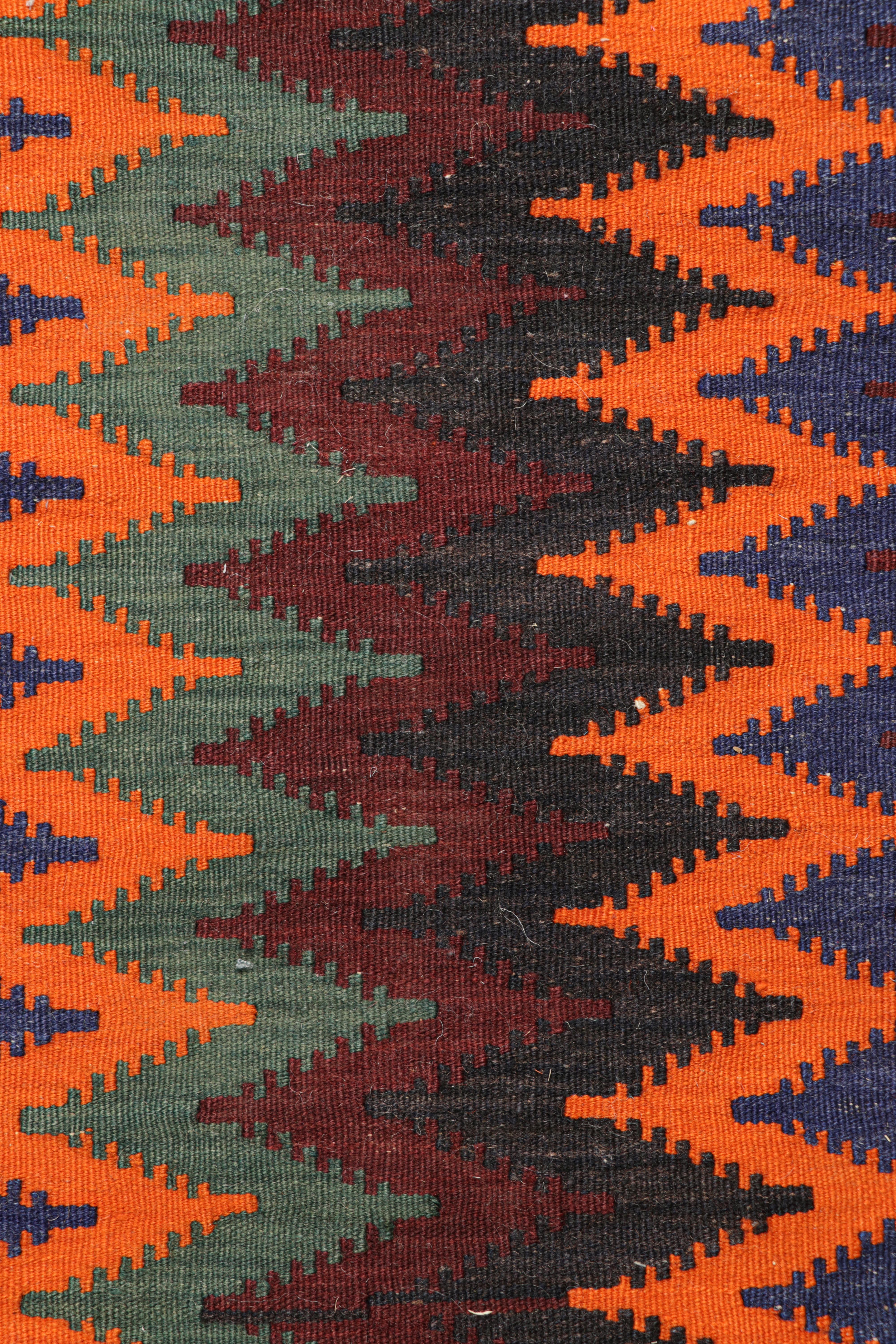 Tribale Kilim afghano vintage con motivi Chevron policromatici, da Rug & Kilim in vendita