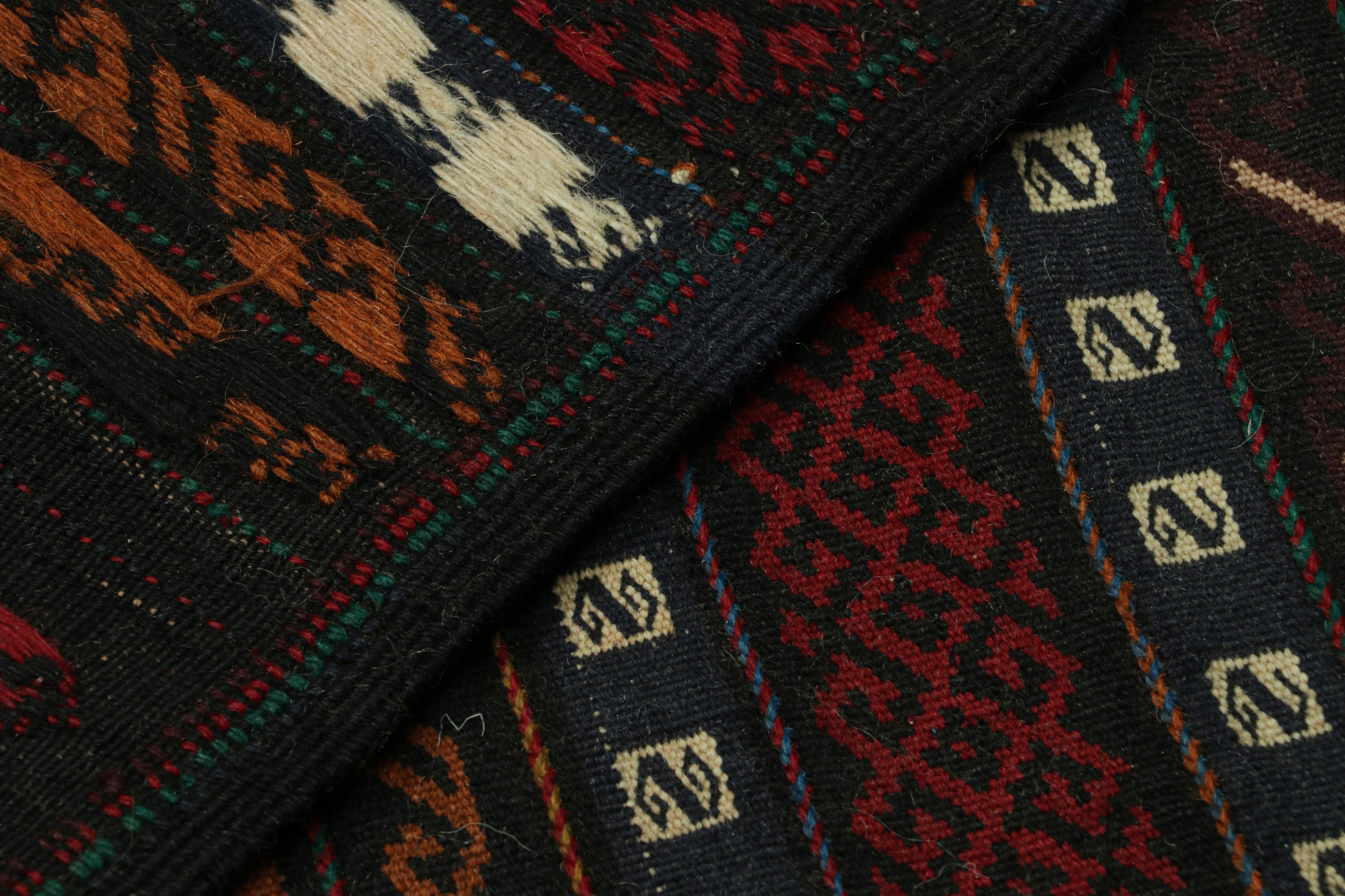 Laine Kilim afghan vintage à motifs géométriques polychromes, de Rug & Kilim en vente