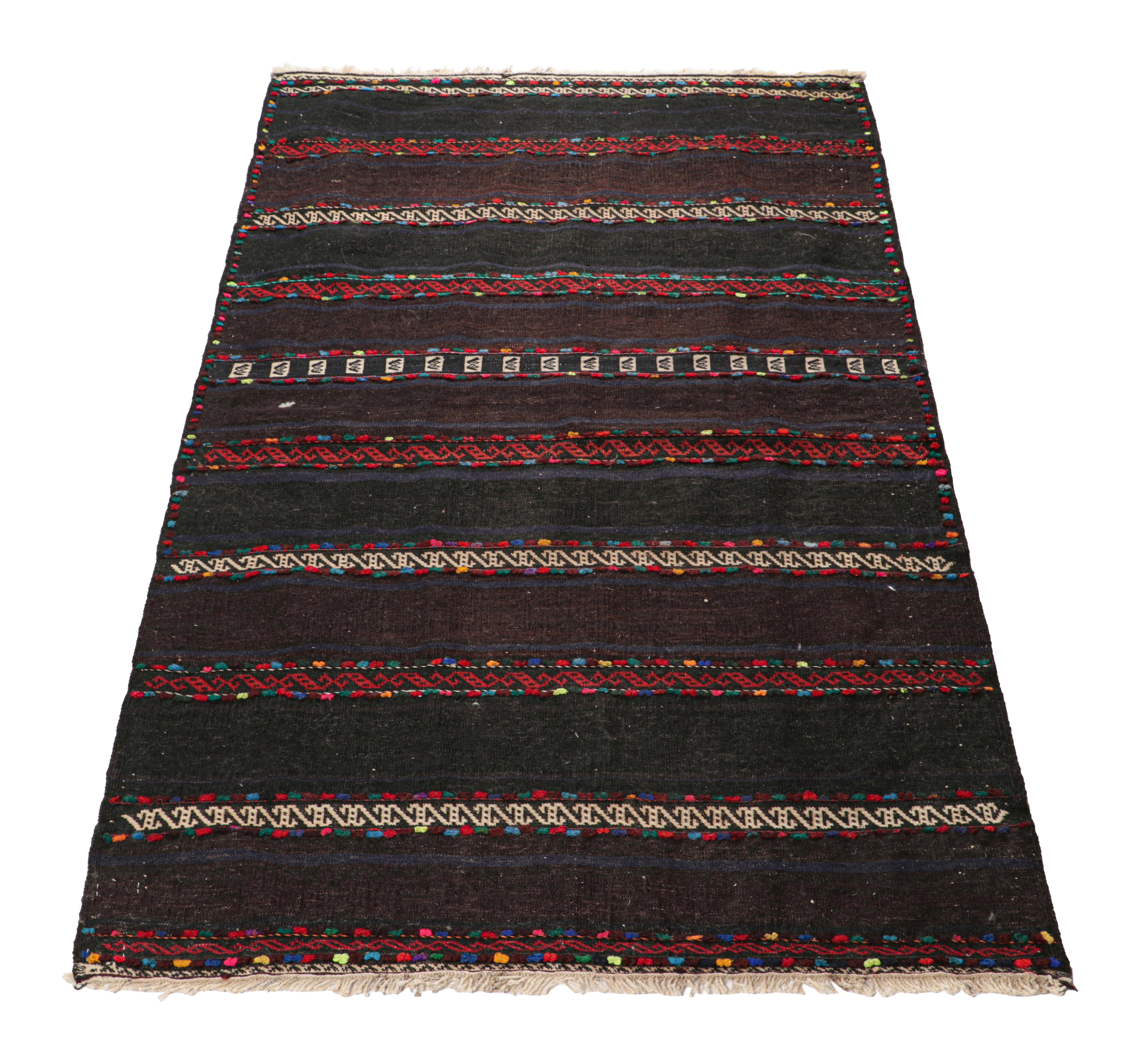Tissé à la main Kilim afghan vintage à rayures et motifs géométriques, de Rug & Kilim en vente