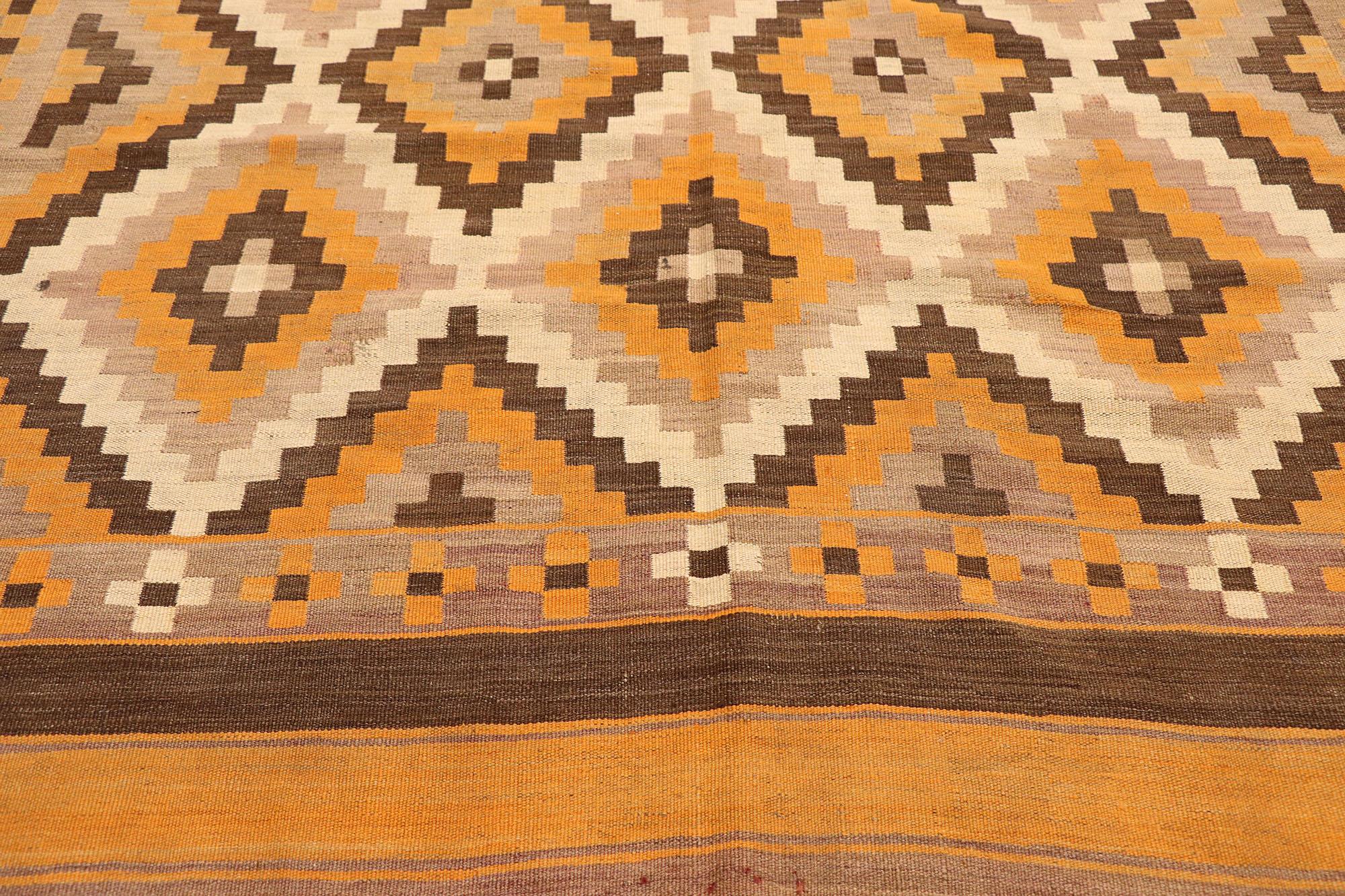 Vintage Afghan Maimana Kilim Rug with Southwestern Bohemian Style In Good Condition For Sale In Dallas, TX