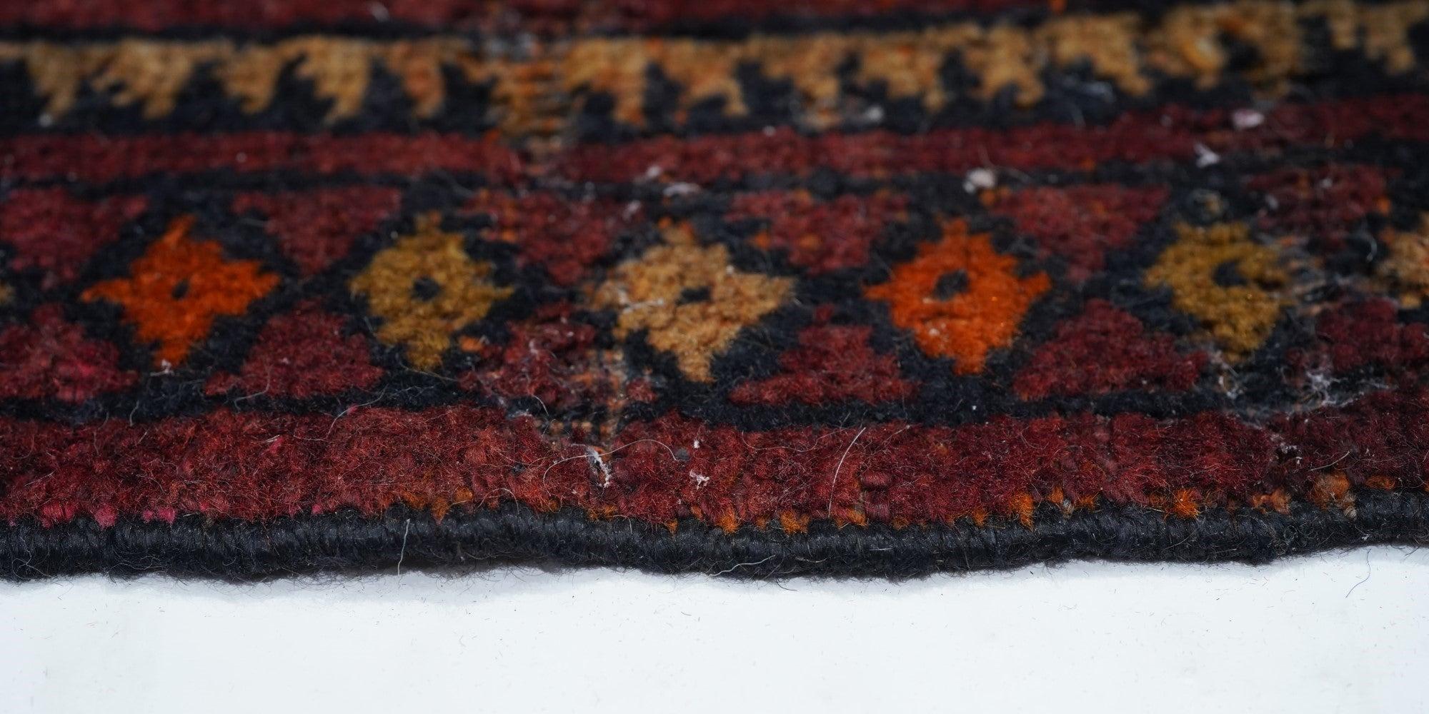 Afghan Tapis afghan vintage 1'6'' x 1'11'' en vente
