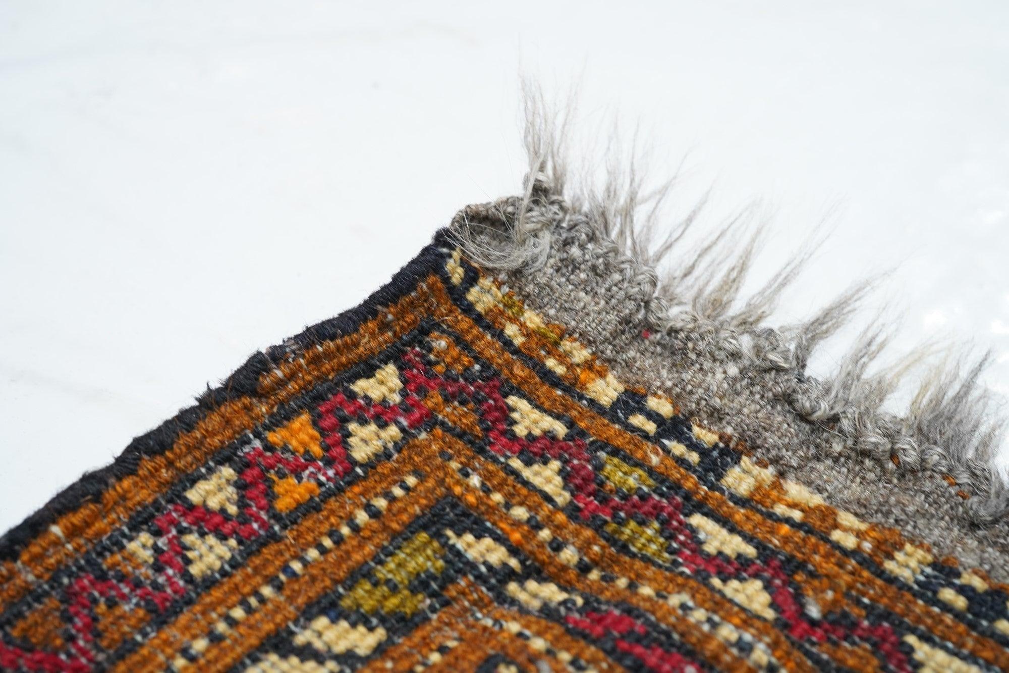 Afghan Tapis afghan vintage 1'9'' x 2'1'' en vente