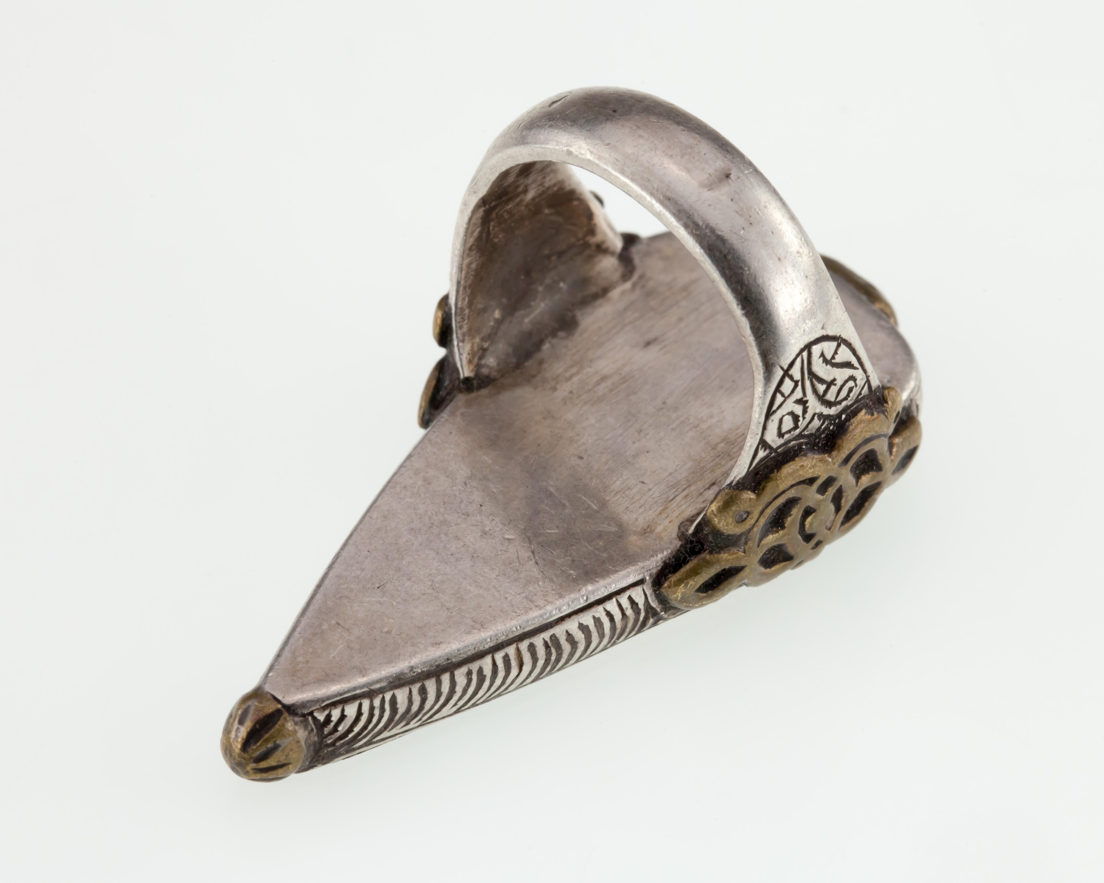 Vintage Afghan Sterling Silver & Brass Intricate Enamel Teardrop Ring For Sale 2
