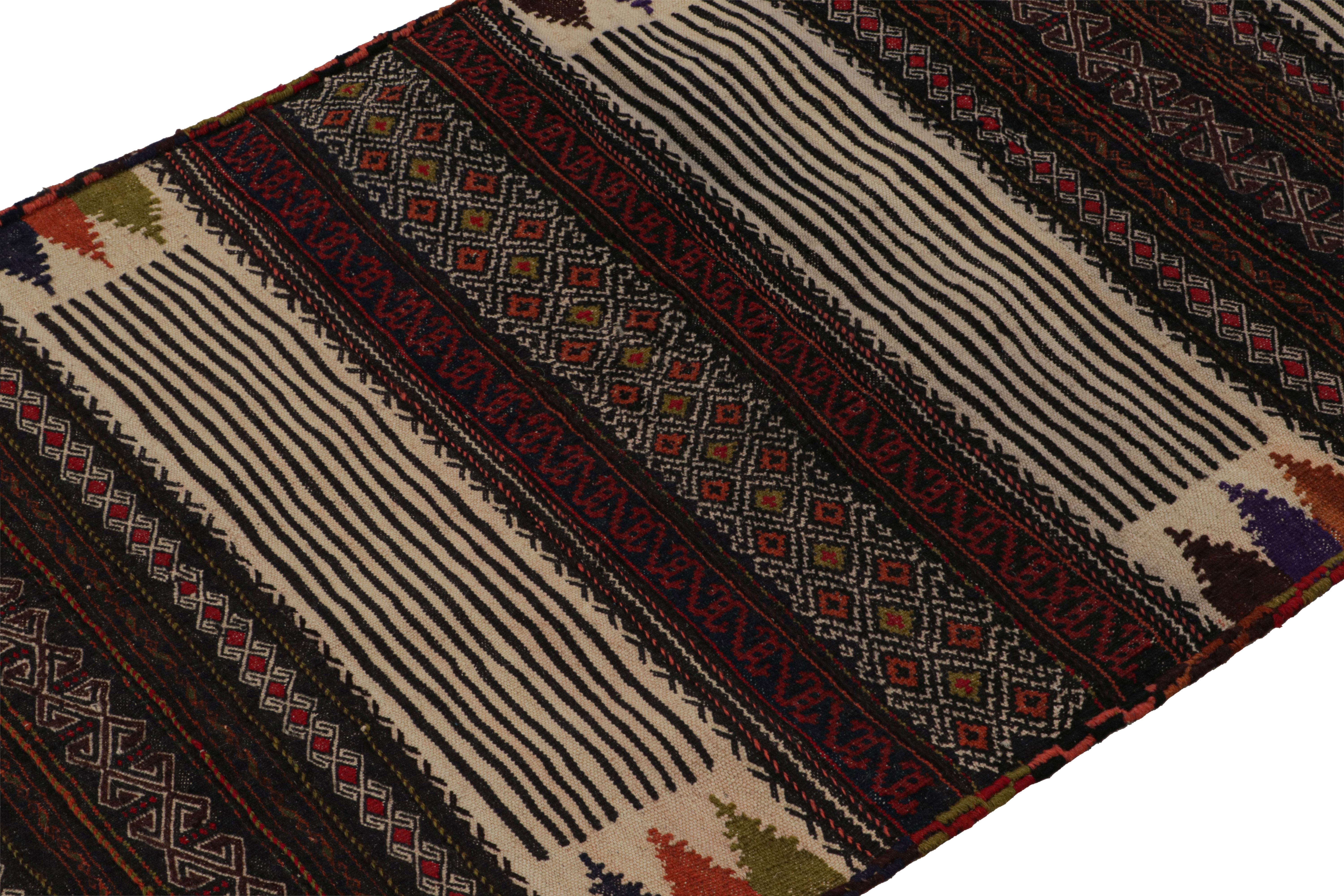 Vintage Afghan Tribal Kilim in Brown mit geometrischen Mustern, von Rug & Kilim (Handgeknüpft) im Angebot