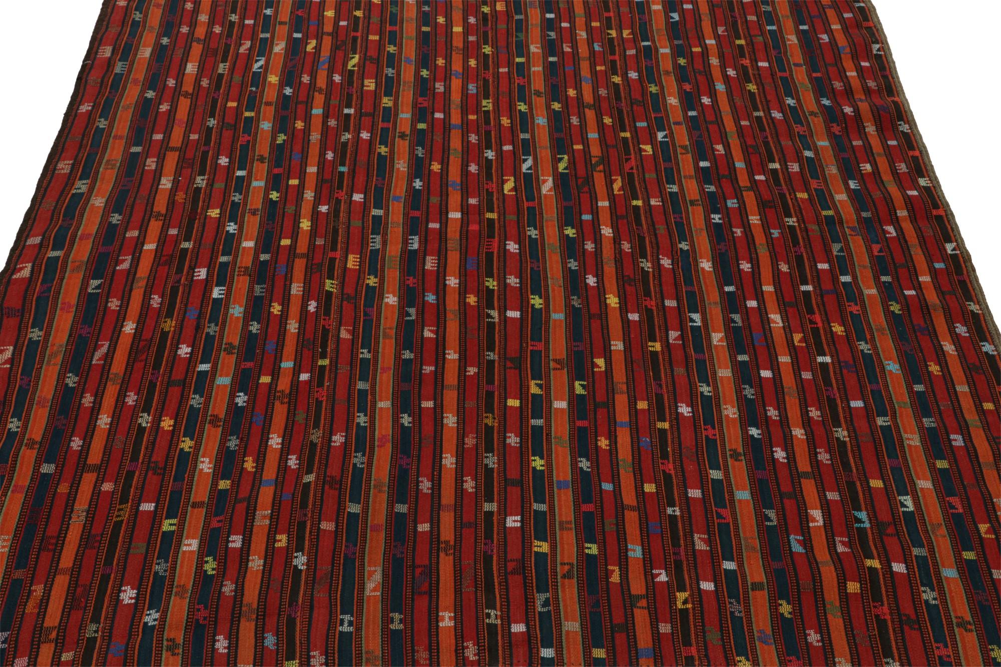 Afghanischer Stammeskunst-Kelim-Teppich im Vintage-Stil mit geometrischen Streifen, von Rug & Kilim (Handgeknüpft) im Angebot