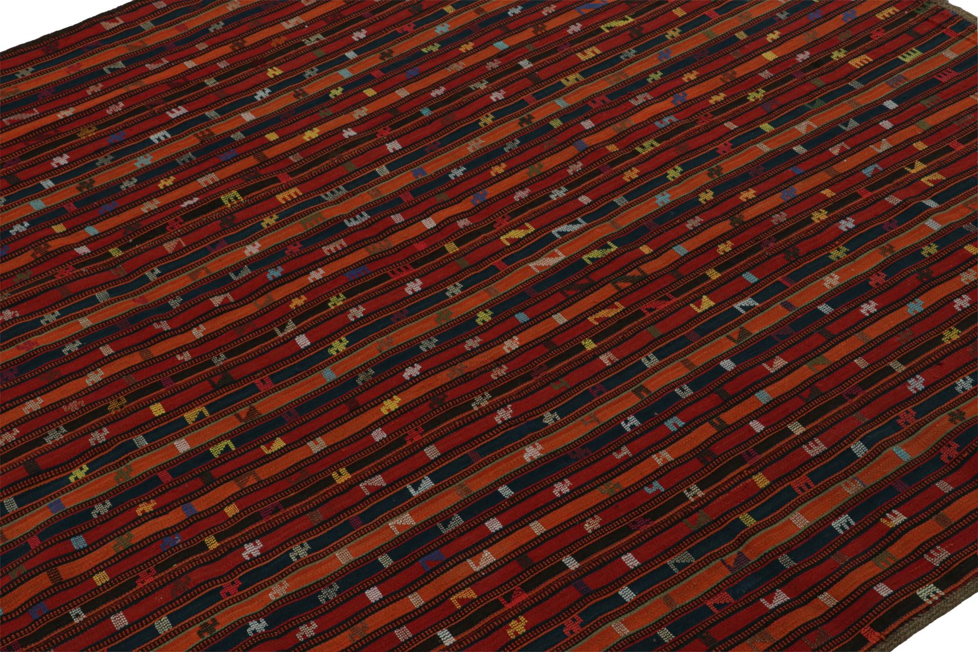 Afghanischer Stammeskunst-Kelim-Teppich im Vintage-Stil mit geometrischen Streifen, von Rug & Kilim im Zustand „Gut“ im Angebot in Long Island City, NY