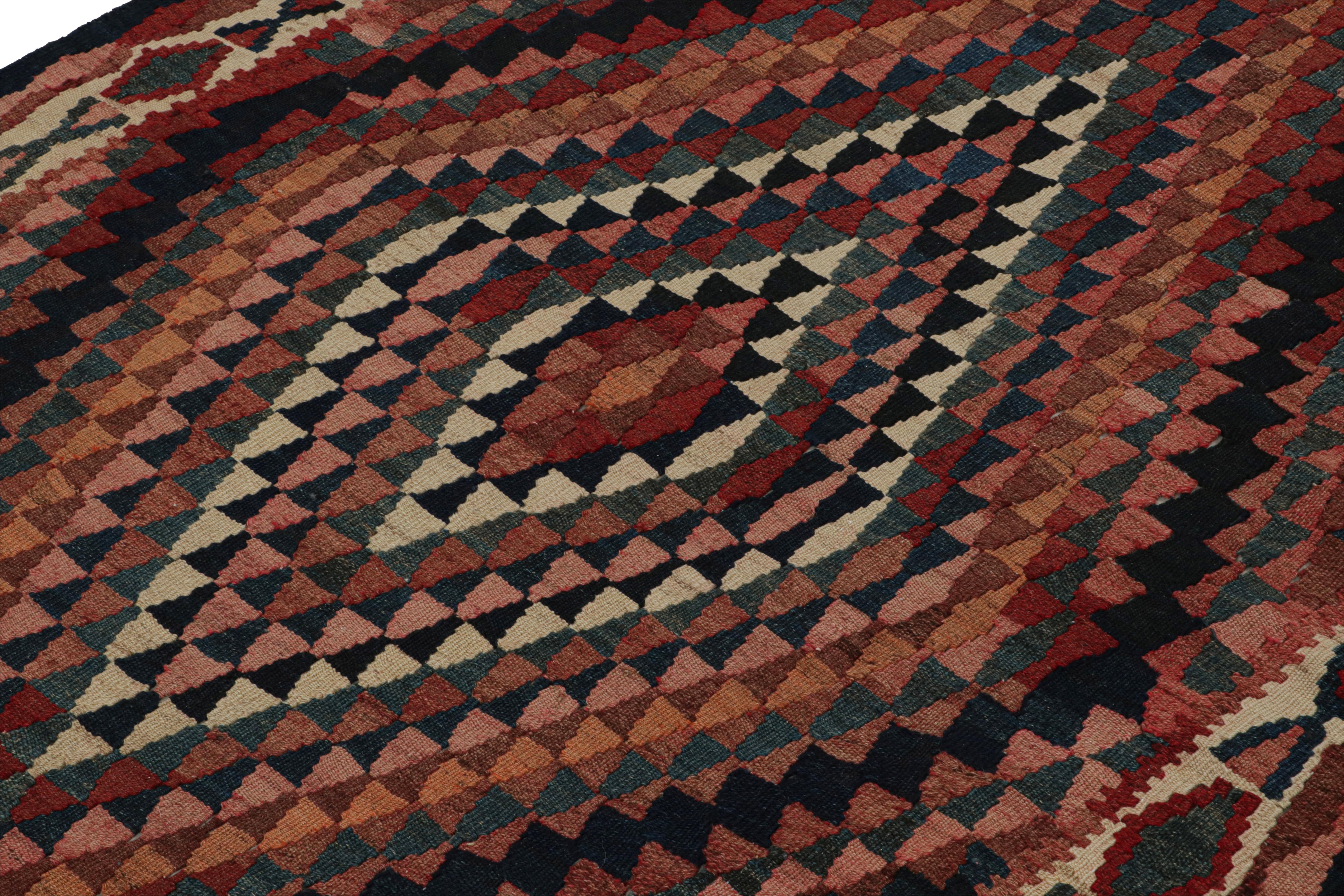 Alter afghanischer Stammes-Kilim mit bunten geometrischen Mustern, von Rug & Kilim (Afghanisch) im Angebot