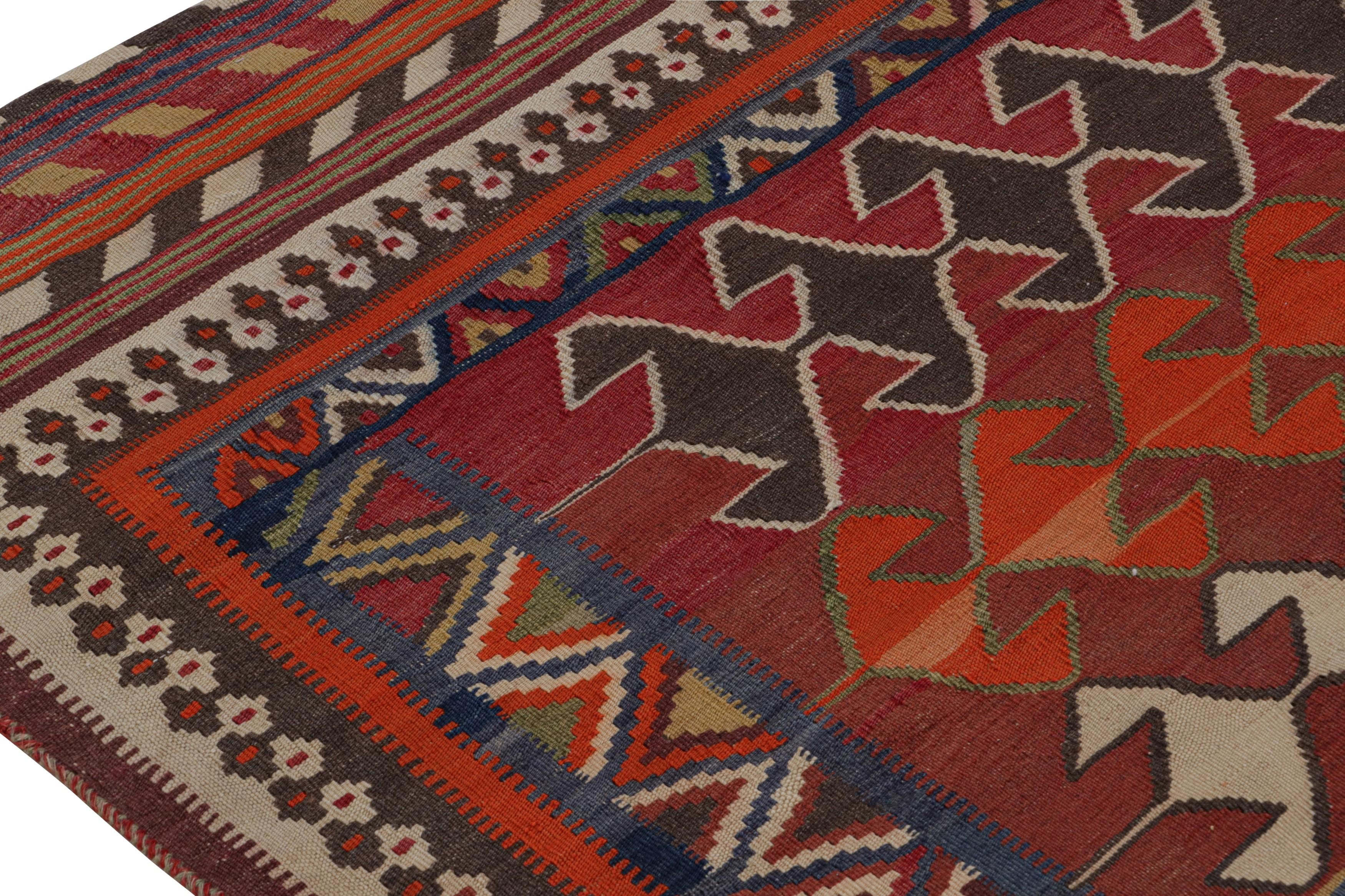 Tissé à la main Tapis Kilim tribal afghan vintage, avec motifs géométriques, de Rug & Kilim en vente
