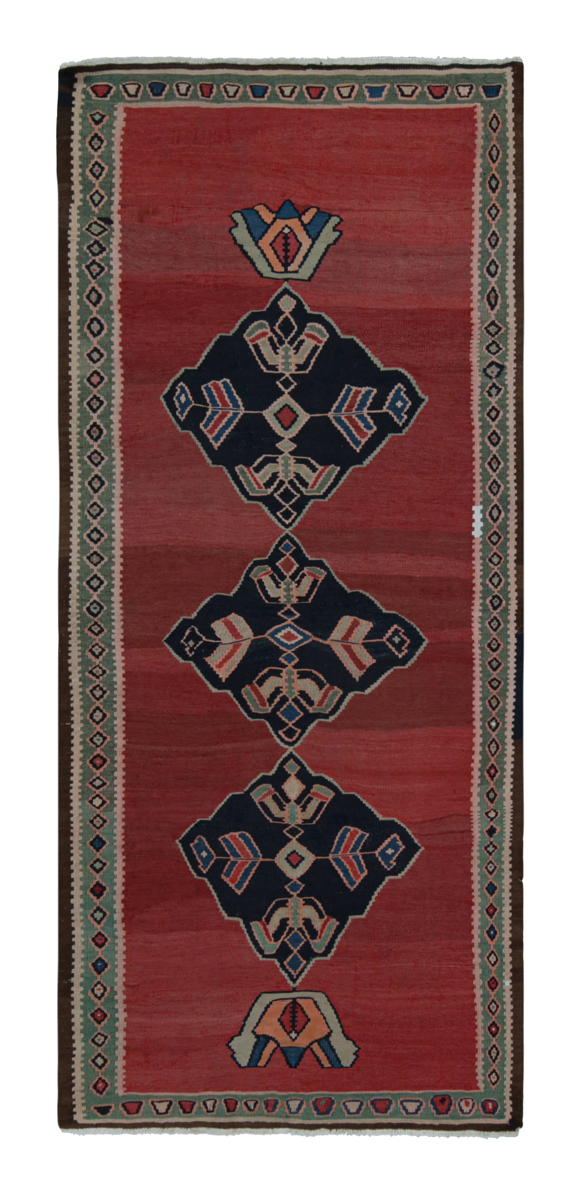 Tapis Kilim afghan tribal vintage avec terrain ouvert et médaillons de Rug & Kilim
