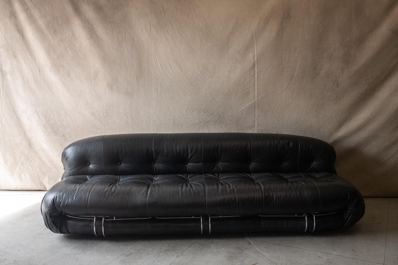 Vintage three seat Soriana sofa by Afra & Tobia Scarpa for Cassina, Italy, 1970.  Original black leather very good vintage condition.  This model is the largest in the ‘Soriana’ series, and won the Compasso d’Oro prize in 1970.

We don't have the