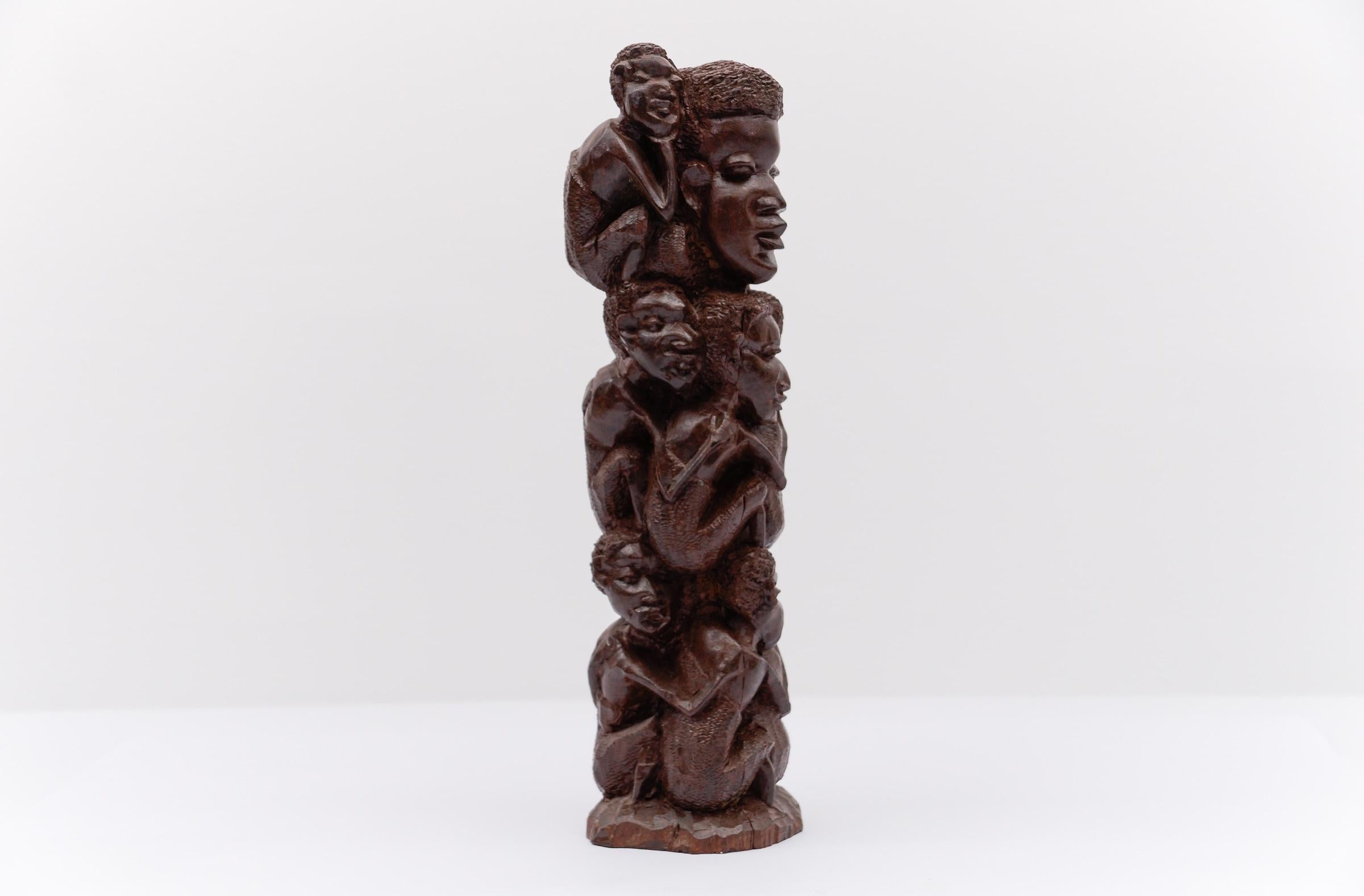 Milieu du XXe siècle Vintage African art Arbre de famille Makonde tanzanien en bois de fer (ébène ??) sculpté à la main en vente