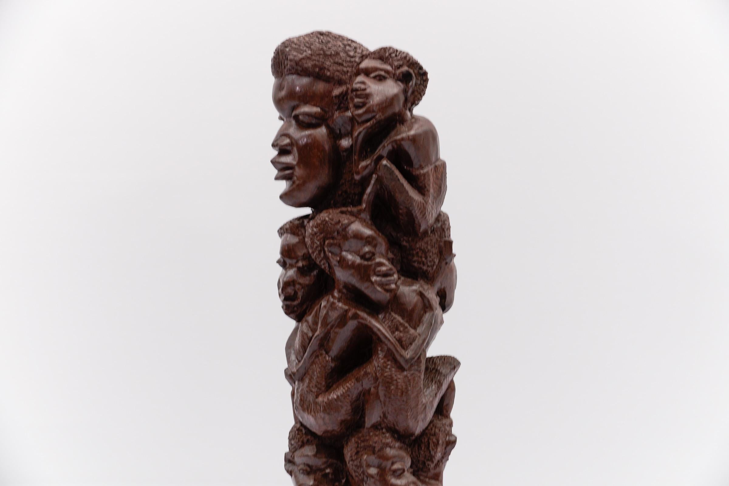 Vintage African art Arbre de famille Makonde tanzanien en bois de fer (ébène ??) sculpté à la main en vente 4