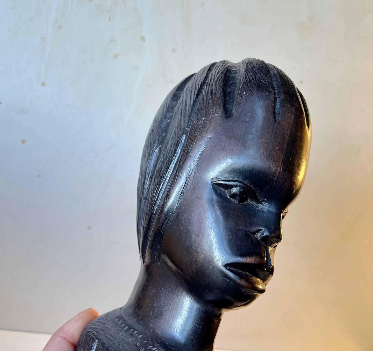 Buste africain vintage sculpté jeune fille et garçon en ébène, années 1970 Bon état - En vente à Esbjerg, DK