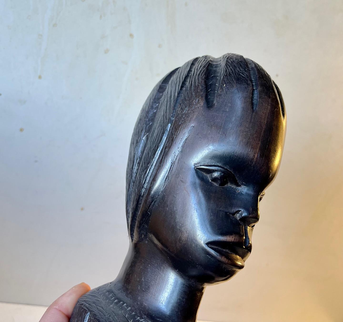Busto o reggilibri africano vintage intagliato, ragazza e ragazzo in ebano, anni '70 In condizioni buone in vendita a Esbjerg, DK