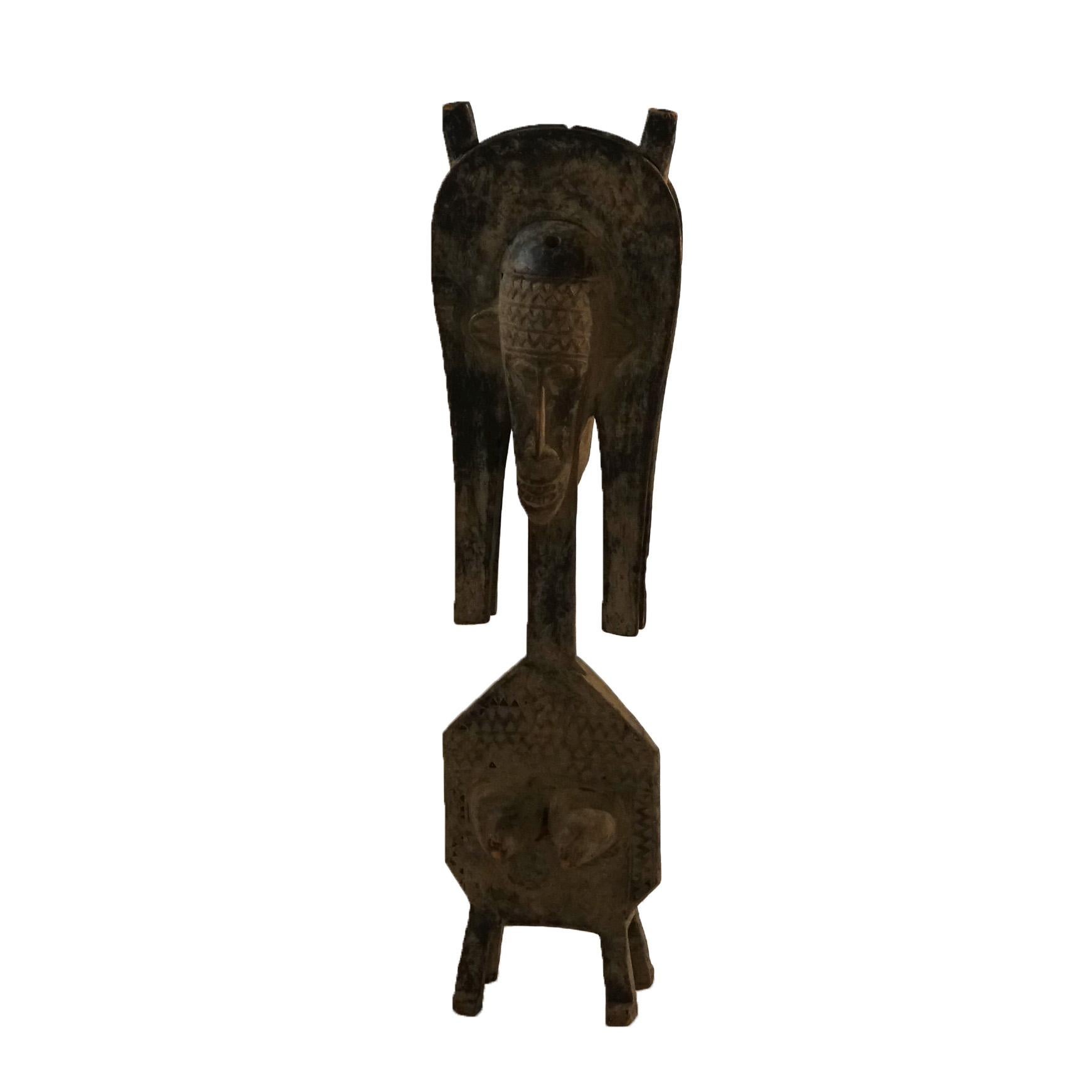 Intagliato Vintage etnografico africano in legno intagliato Dea della fertilità C1960 in vendita