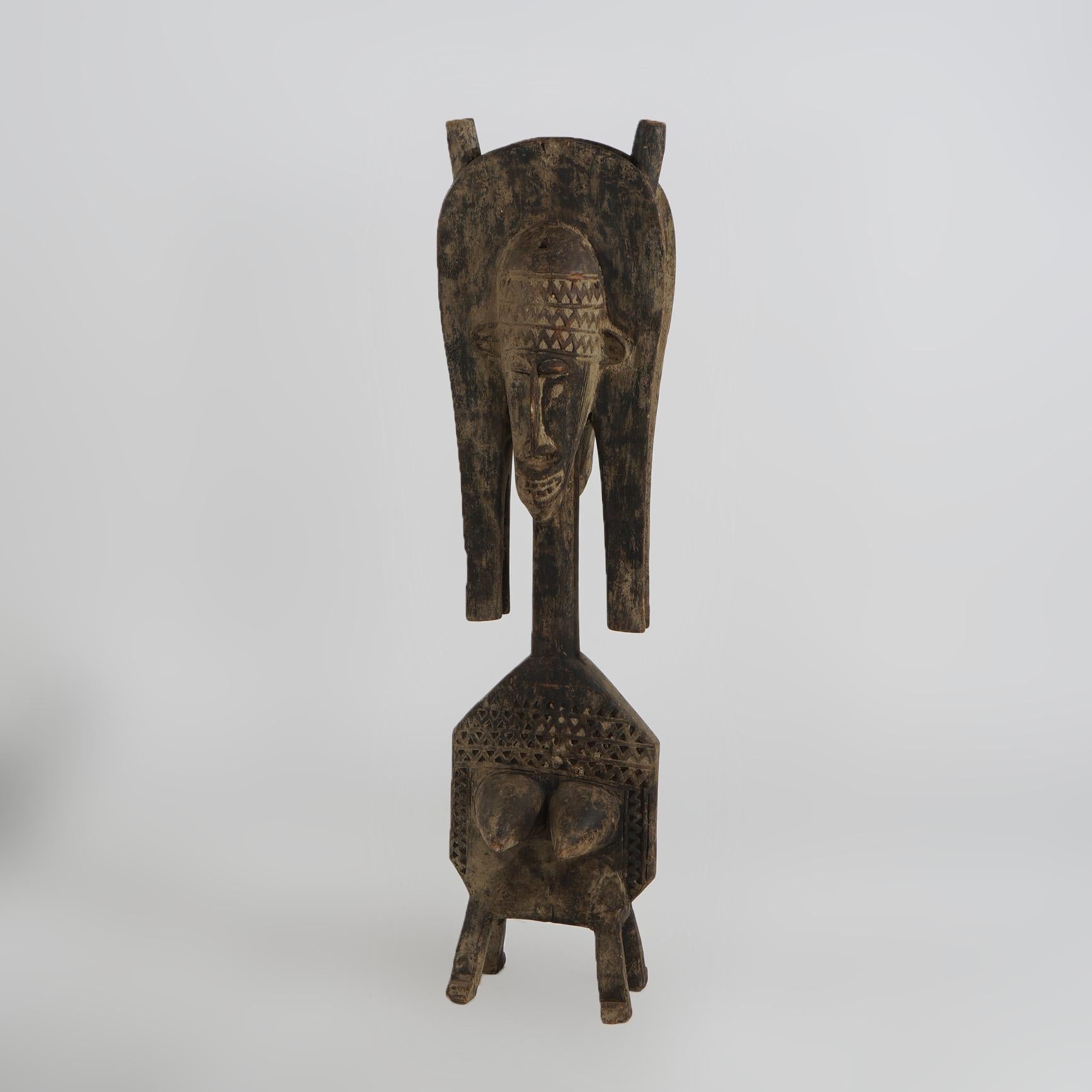 Legno Vintage etnografico africano in legno intagliato Dea della fertilità C1960 in vendita