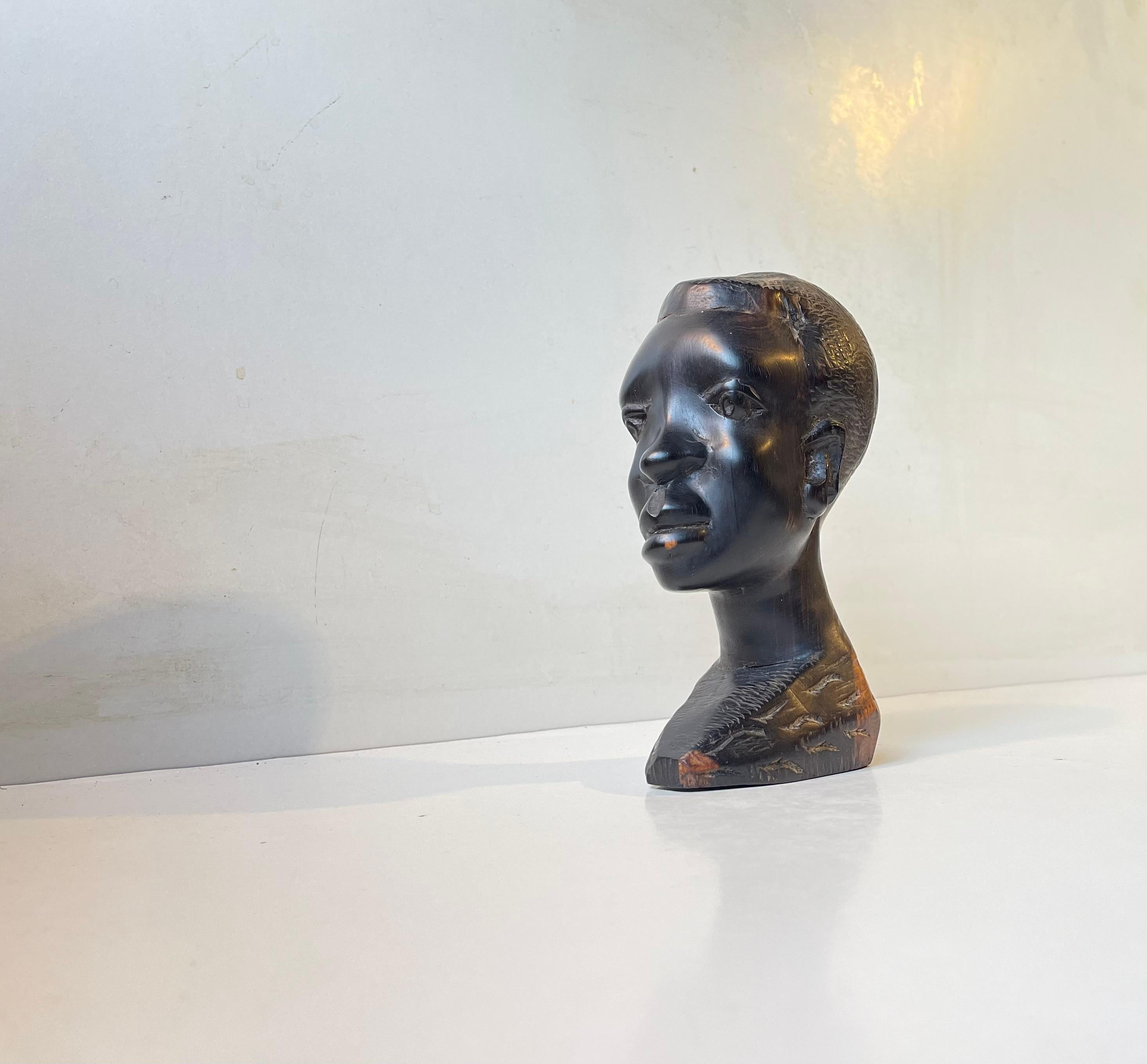 Mid-Century Modern Vintage African Head Bust in Hand Carved Black Wood For Sale
