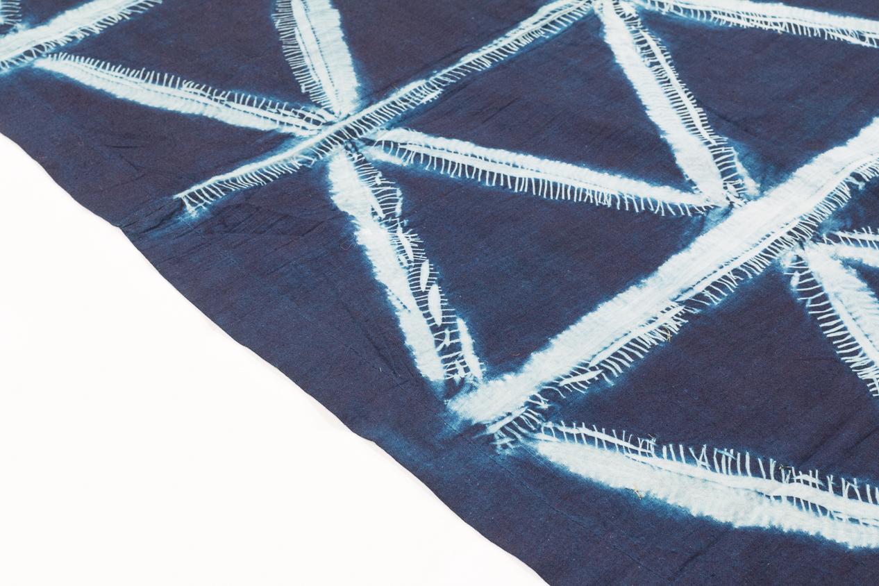Afrikanische indigoblaue Yoruba-Textilien-Wandbehang, afrikanisch (Nigerianisch) im Angebot
