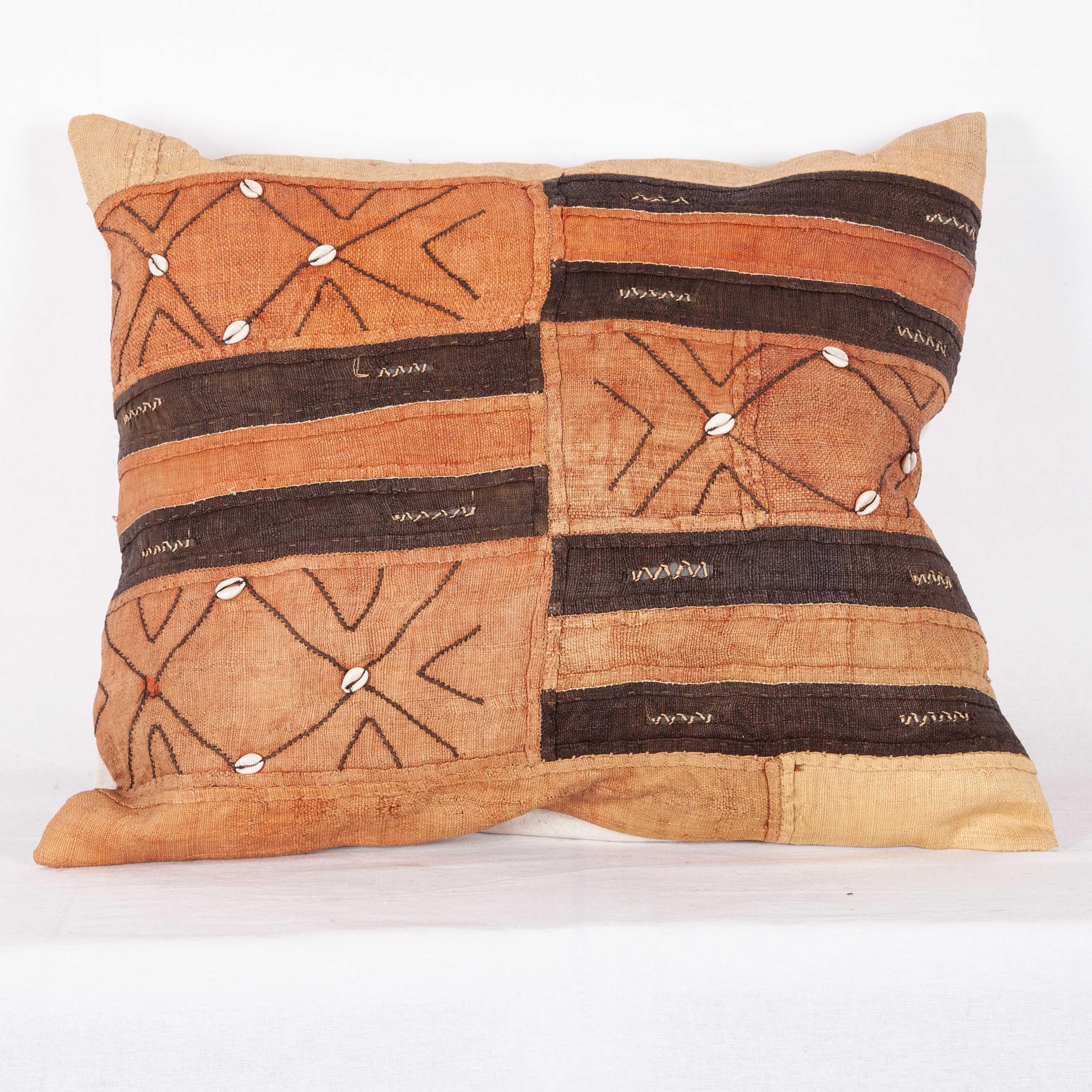 Vintage African Kuba Cloth Pillow Cases, Mid-20th Century For Sale 6