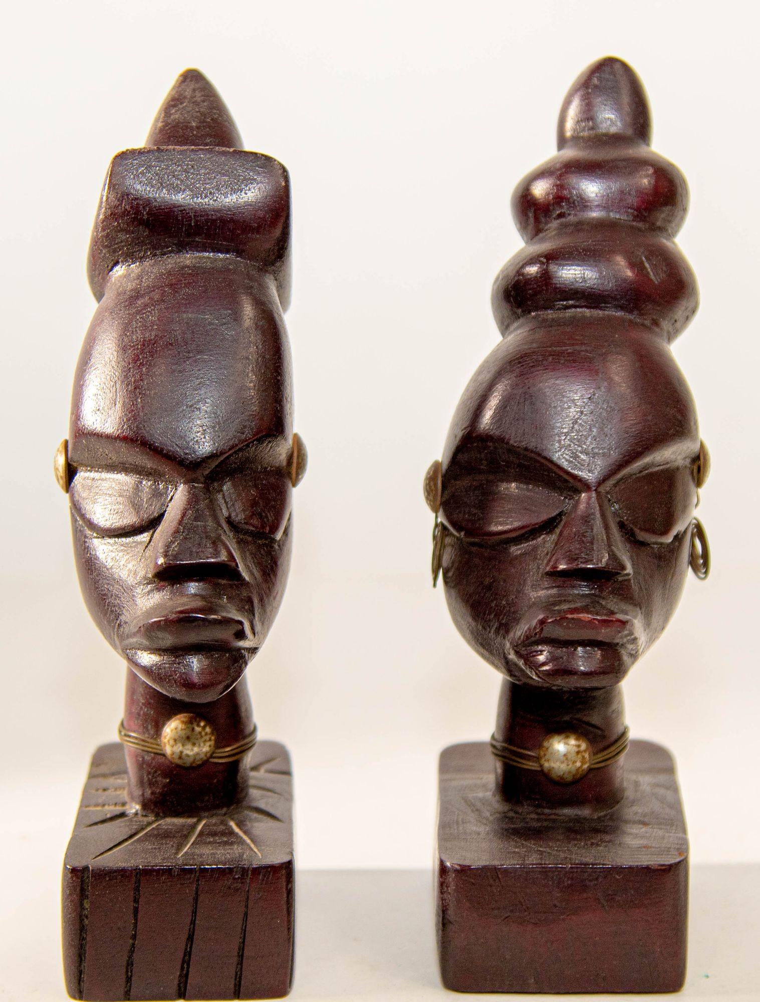 Vintage African Pair of Wooden Hand Carved Busts Sculptures In Good Condition For Sale In North Hollywood, CA