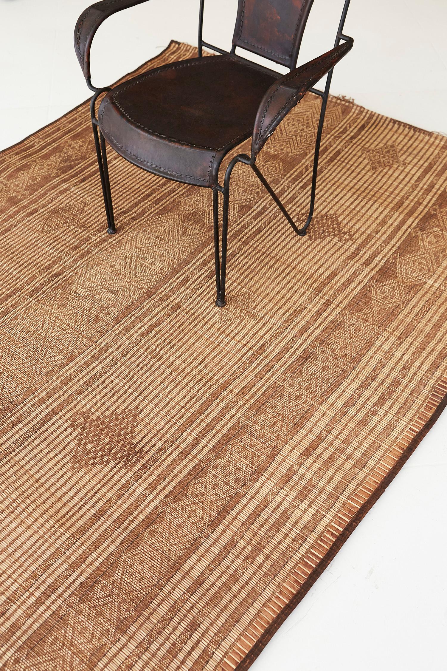 Enrich your room with so much history and sophistication with our Tuareg mat. It highlights the diamond patterns and Berber symbols on its core which these strong details brighten up the mood. Known for their durability, these are made from reed and