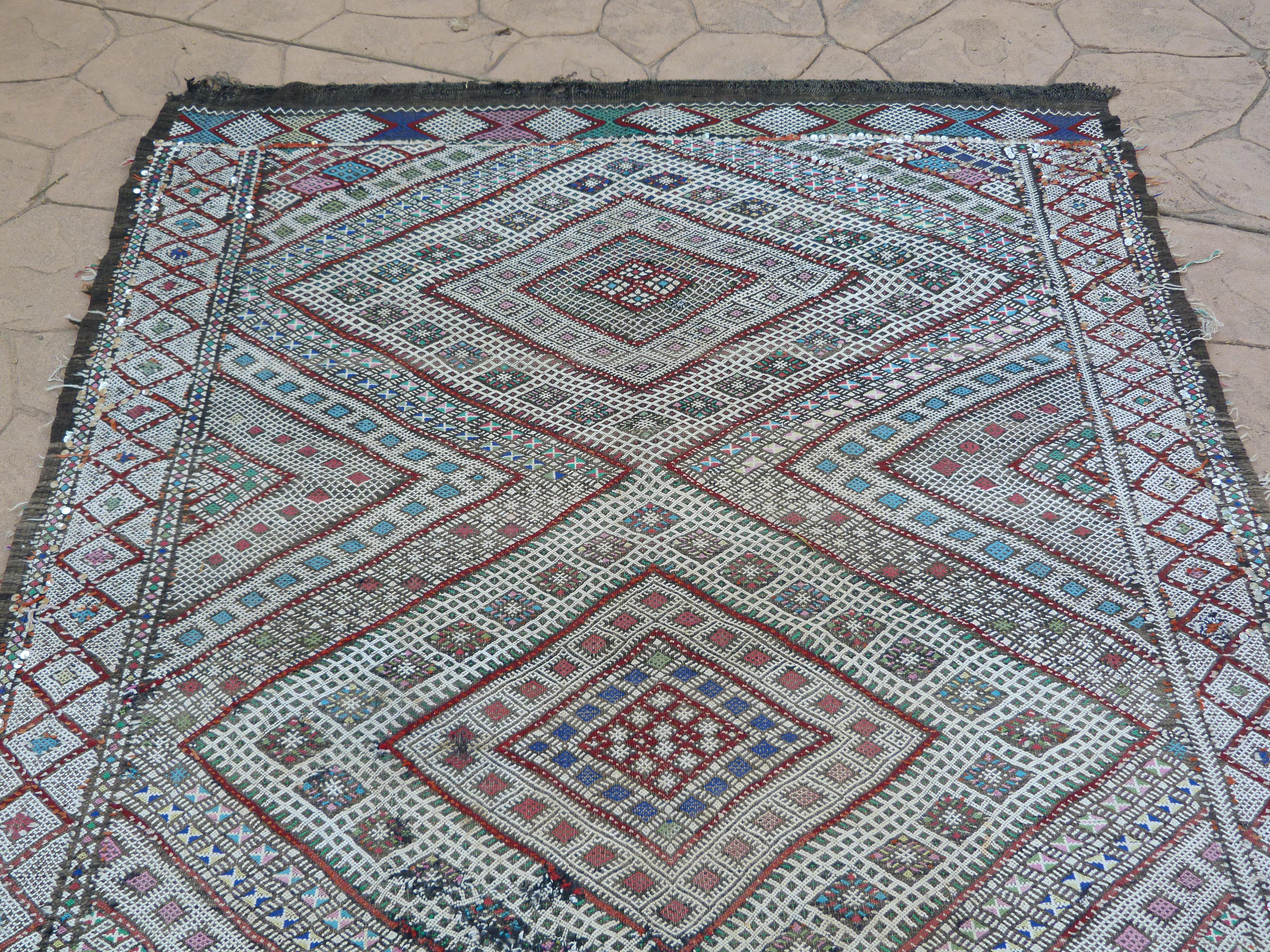 1960s Vintage Zemmour Moroccan Berber Rug Runner In Fair Condition For Sale In North Hollywood, CA