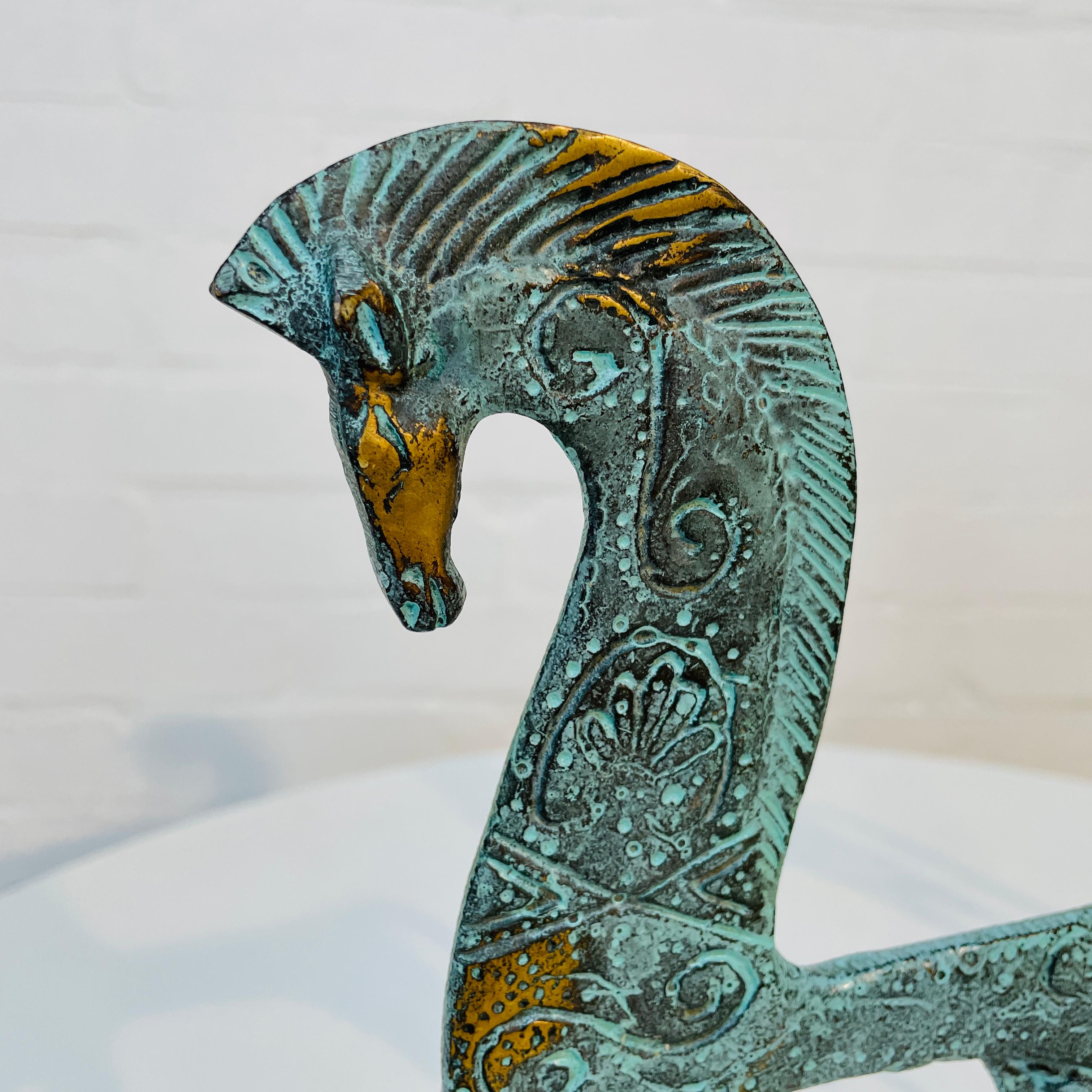 Ein Paar etruskische Pferde aus Messing aus der Mitte des Jahrhunderts - entworfen oder inspiriert von Frederick Weinberg, 1960er Jahre.

Beide sind in ausgezeichnetem Zustand mit schönem, sauberem, minimalistischem Design und Ätzungen.