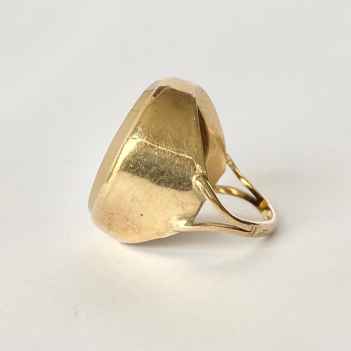 Cabochon Vintage Agate and 9 Carat Gold Ring
