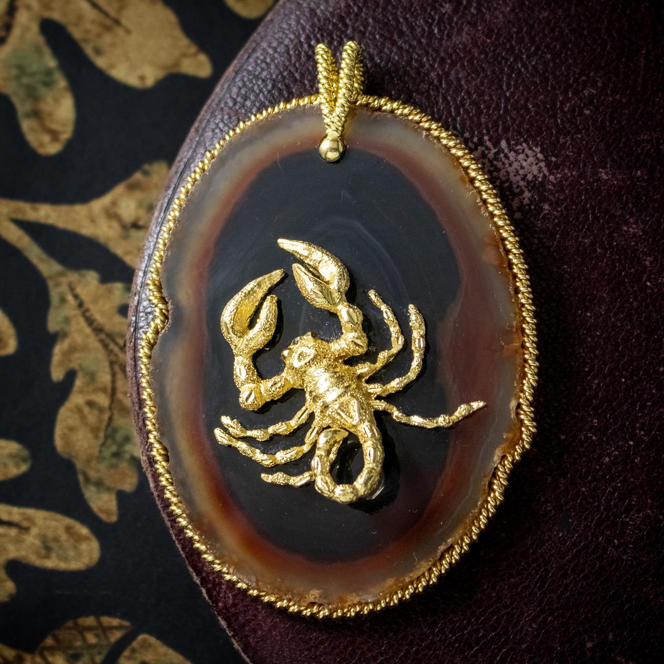 Women's Vintage Agate Scorpio Zodiac Pendant 18ct Gold Scorpion For Sale